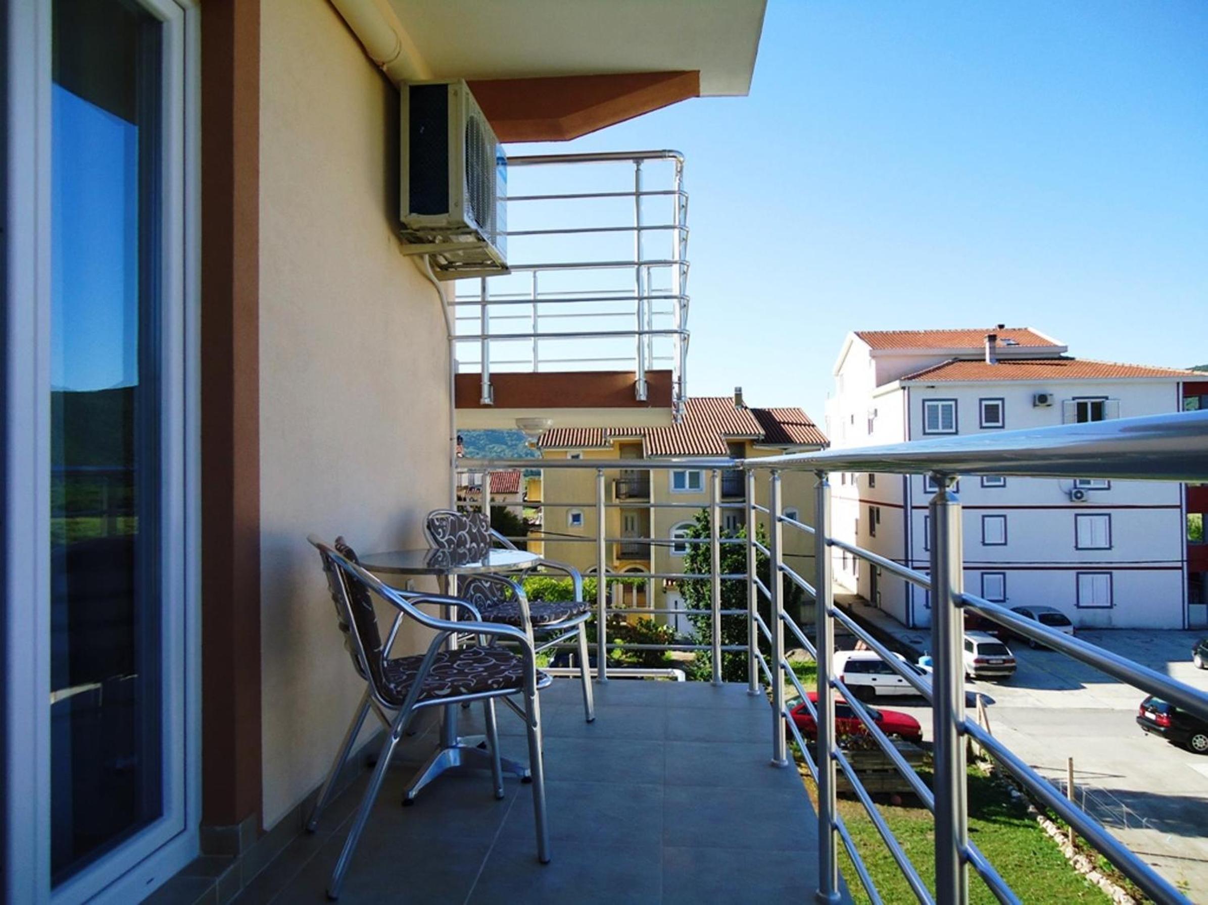 Four-Bedroom Apartment - Photo 4