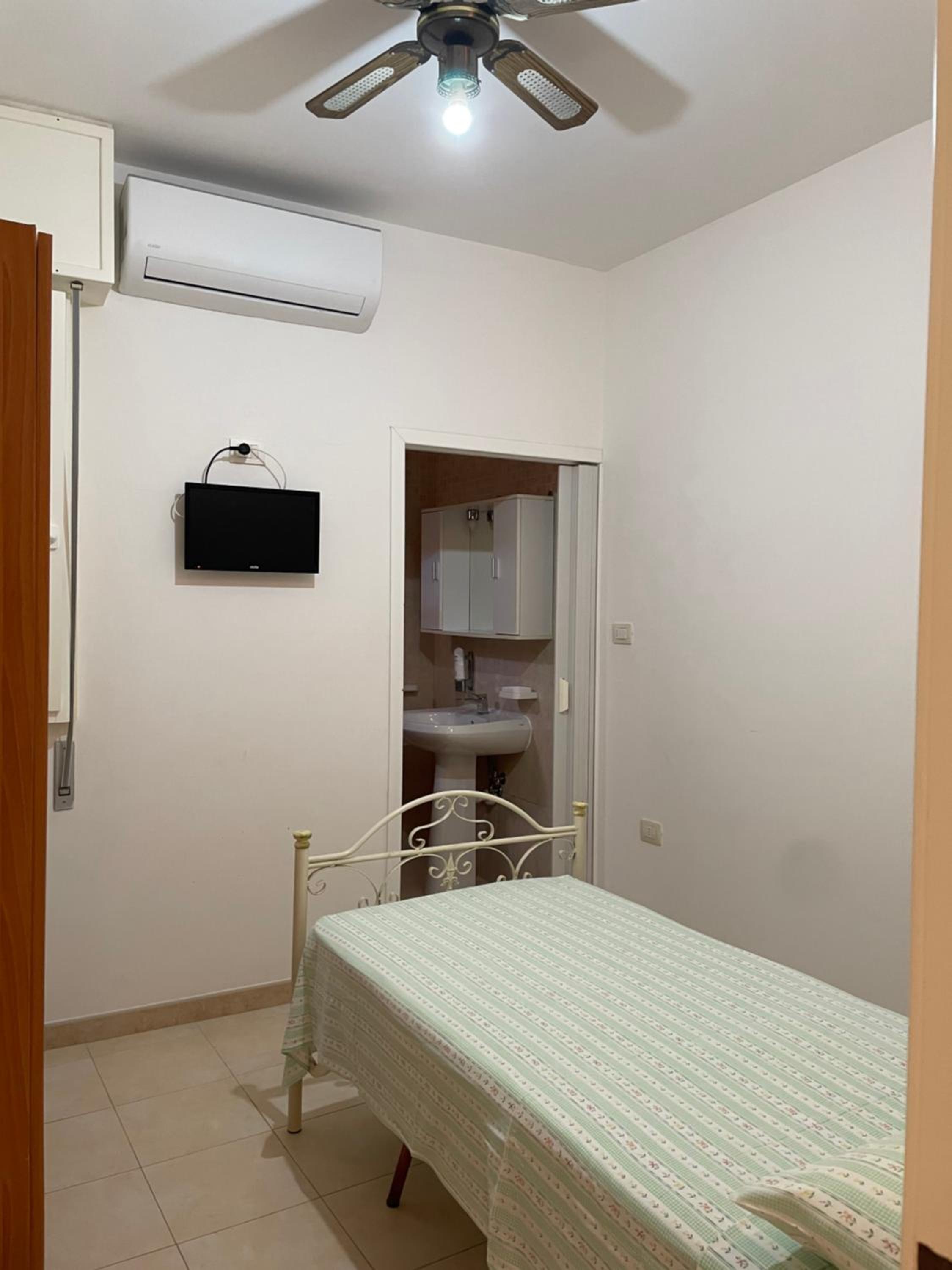 Economy Single Room