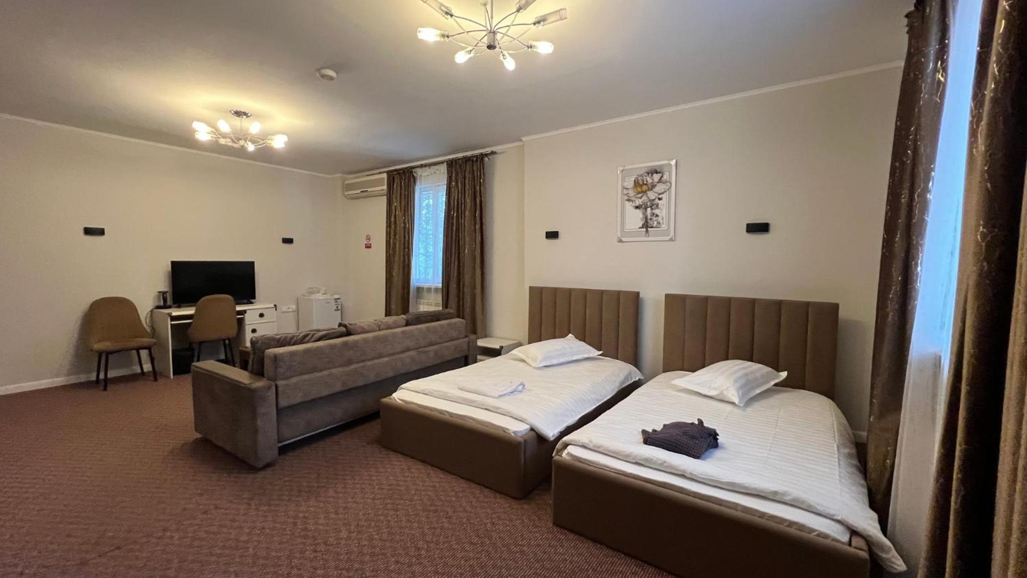 Large Twin Room photo 1