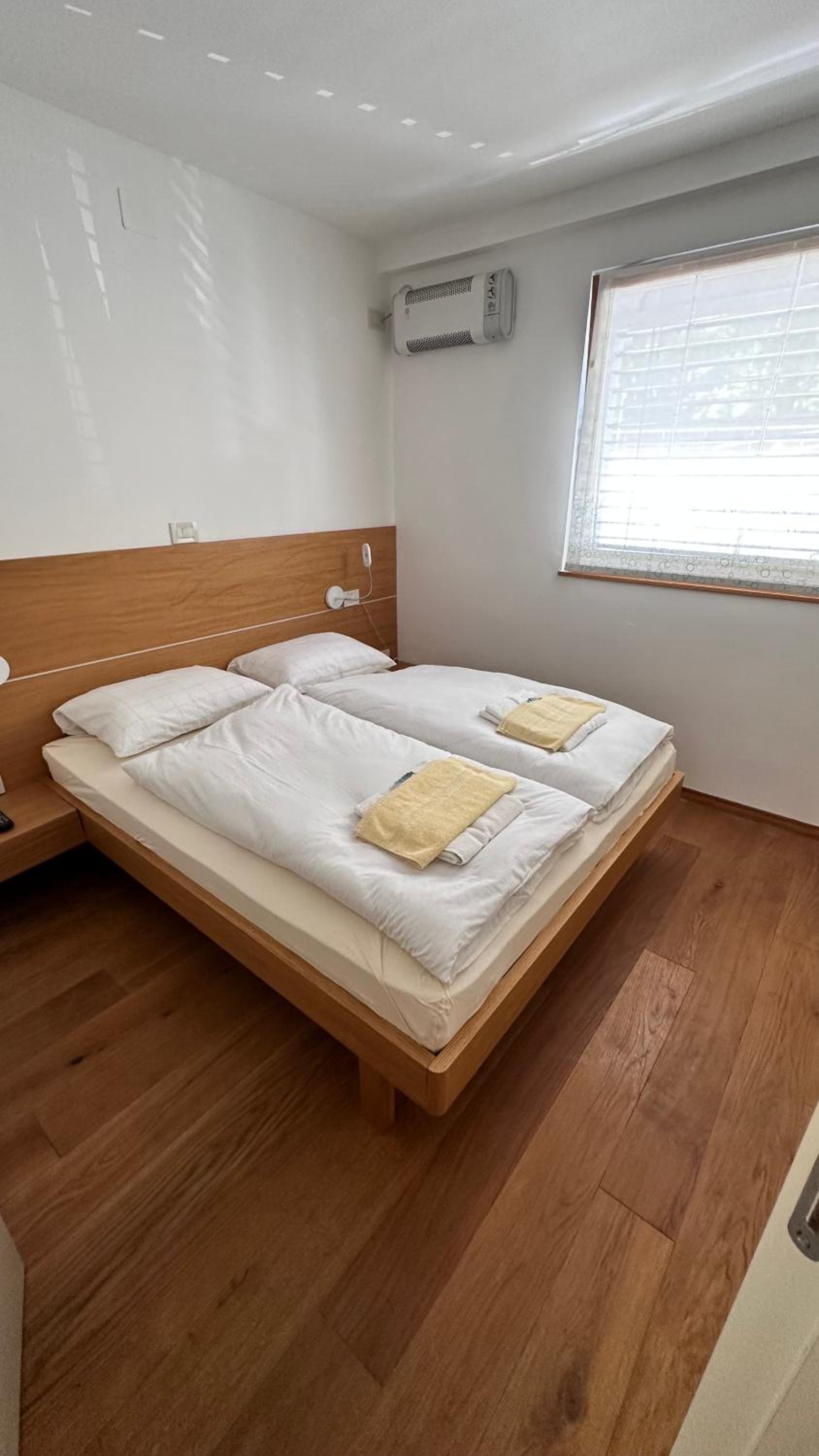 One-Bedroom Apartment with View photo 1
