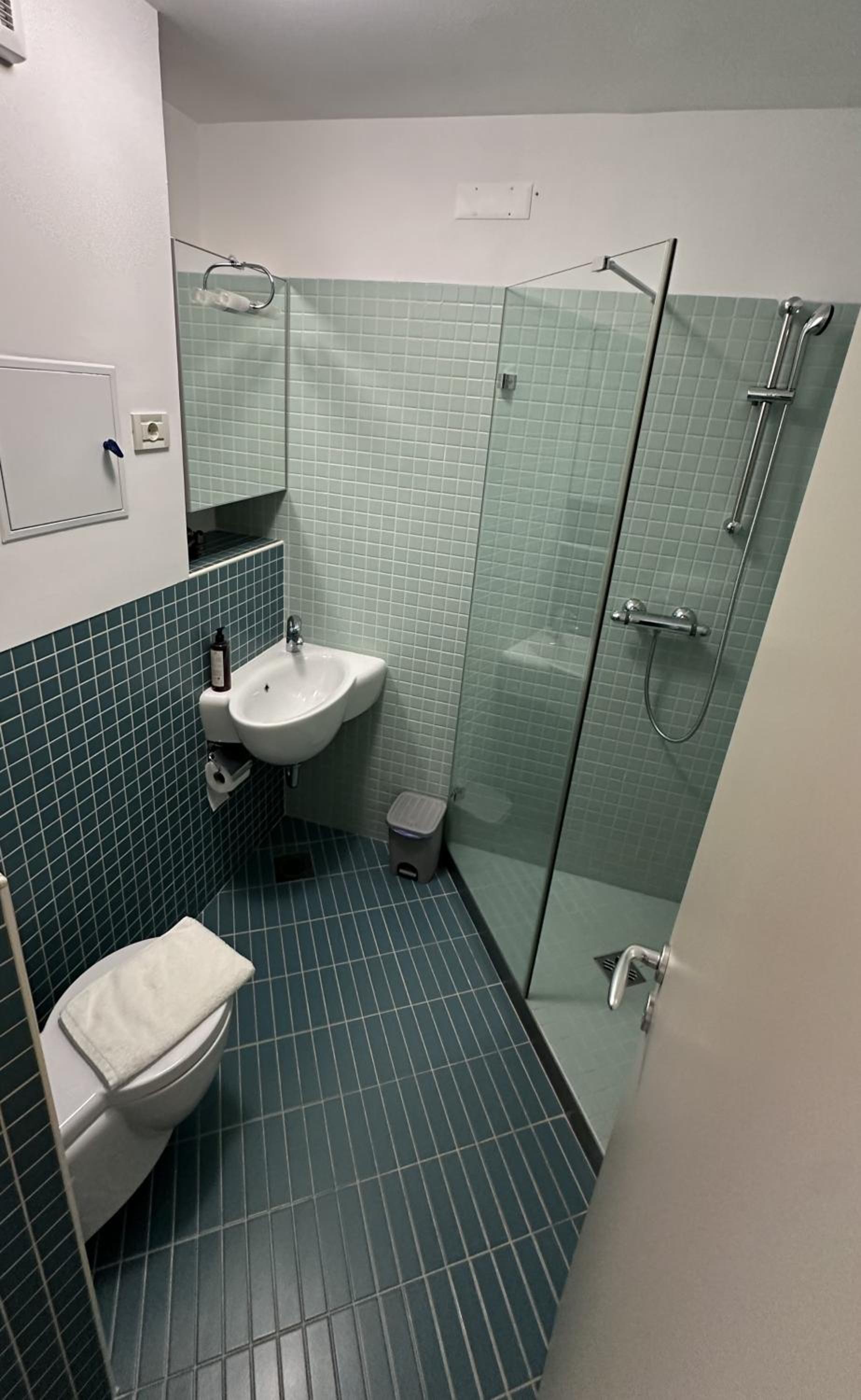One-Bedroom Apartment with View photo 2