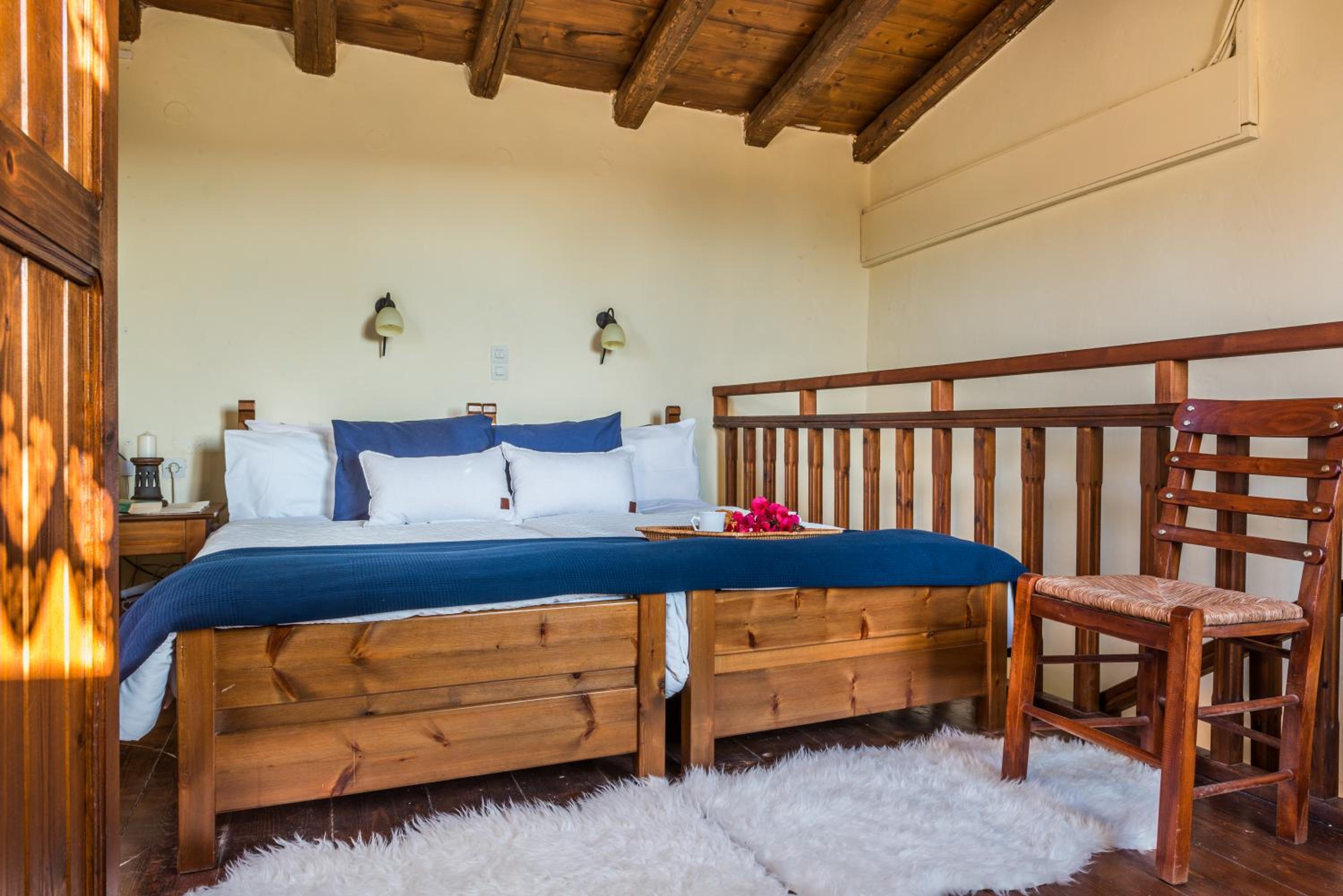 One-Bedroom House photo 1