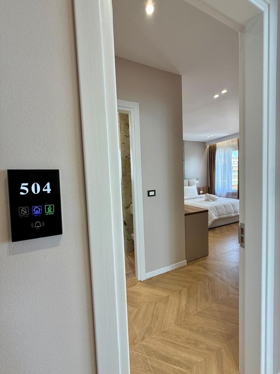 Deluxe Double Room with Side Sea View