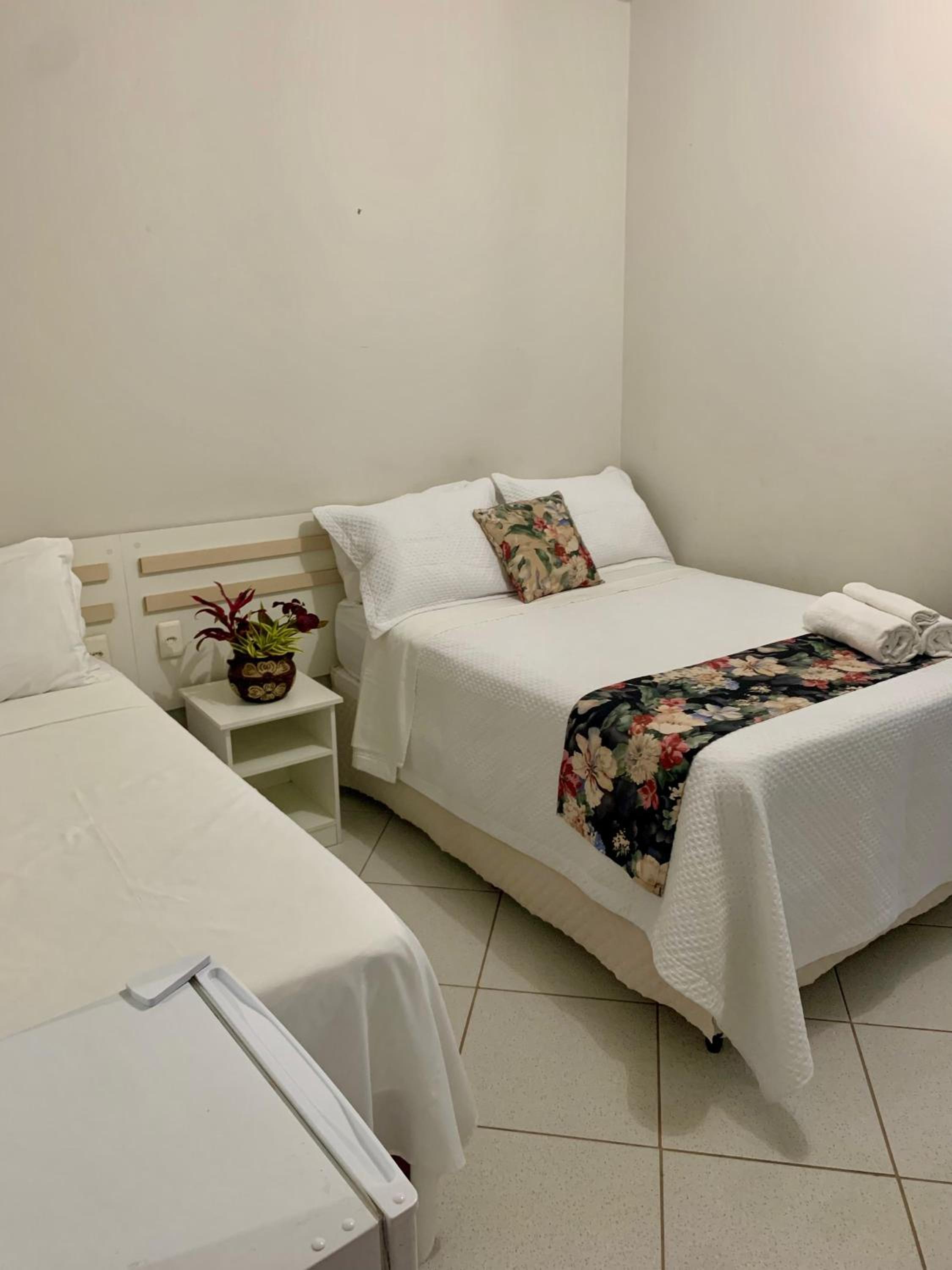 Triple Room with Pool View - Photo 2