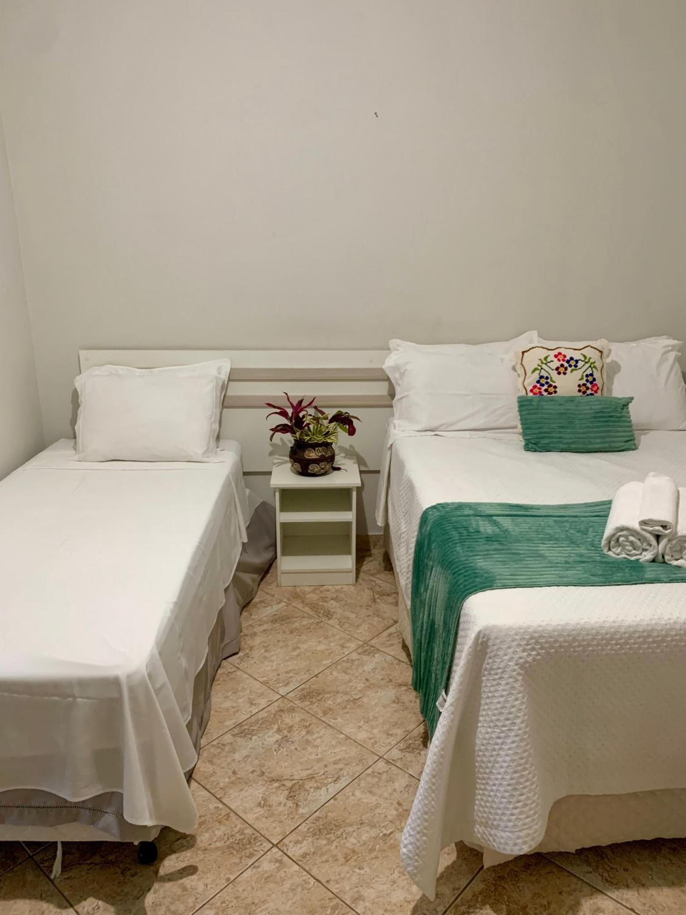 Double Room with Pool View - Photo 5