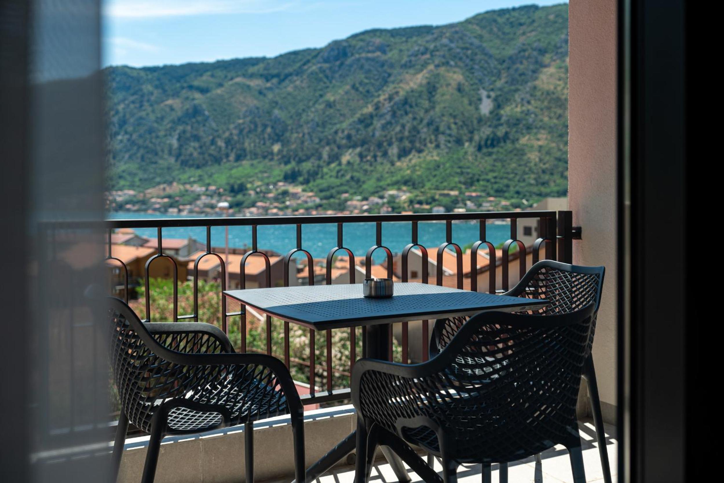 One-Bedroom Apartment with Sea View and Terrace photo 3