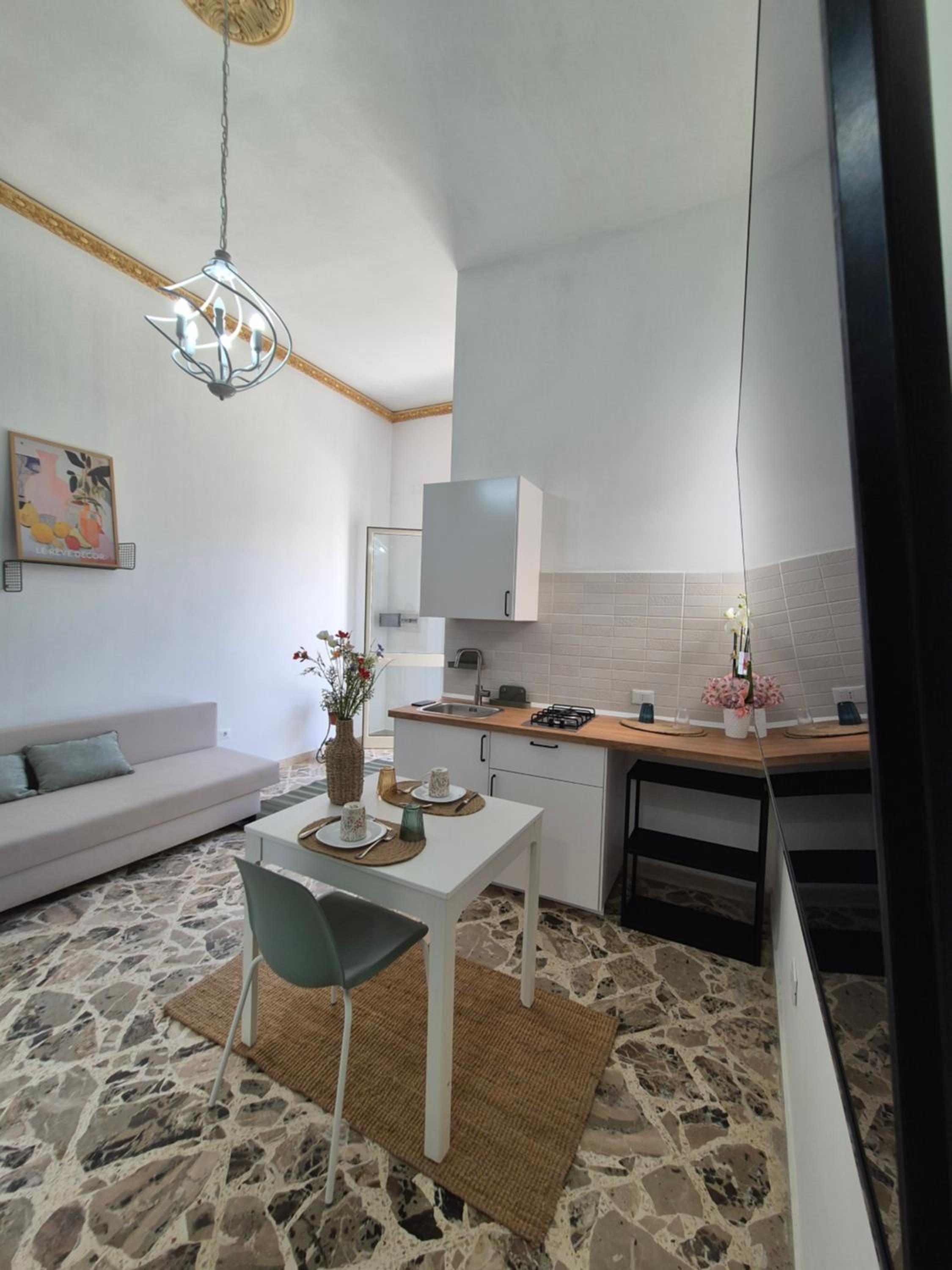 One-bedroom Loft Apartment photo 3