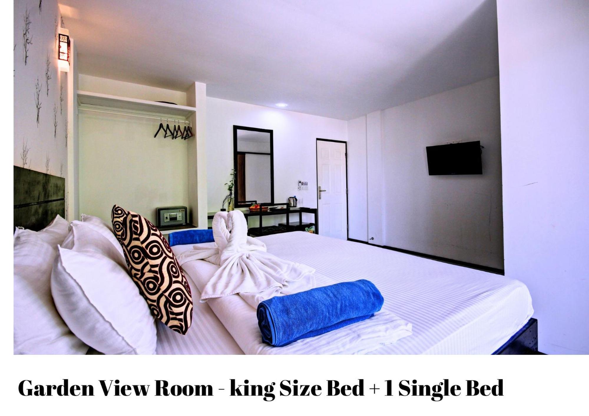 Deluxe Double Room with Balcony photo 2