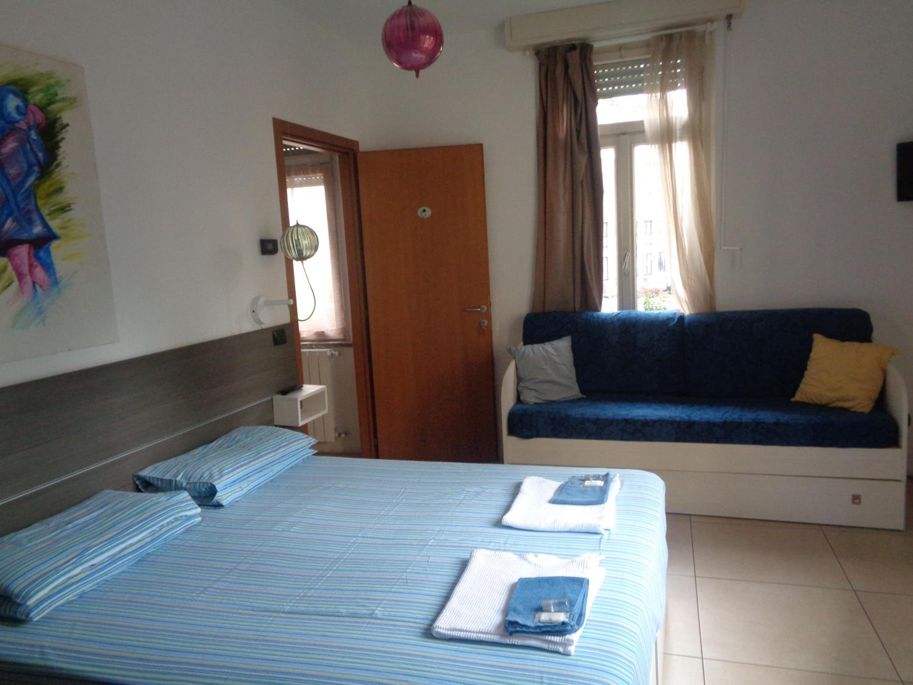 Double or Twin Room photo 3