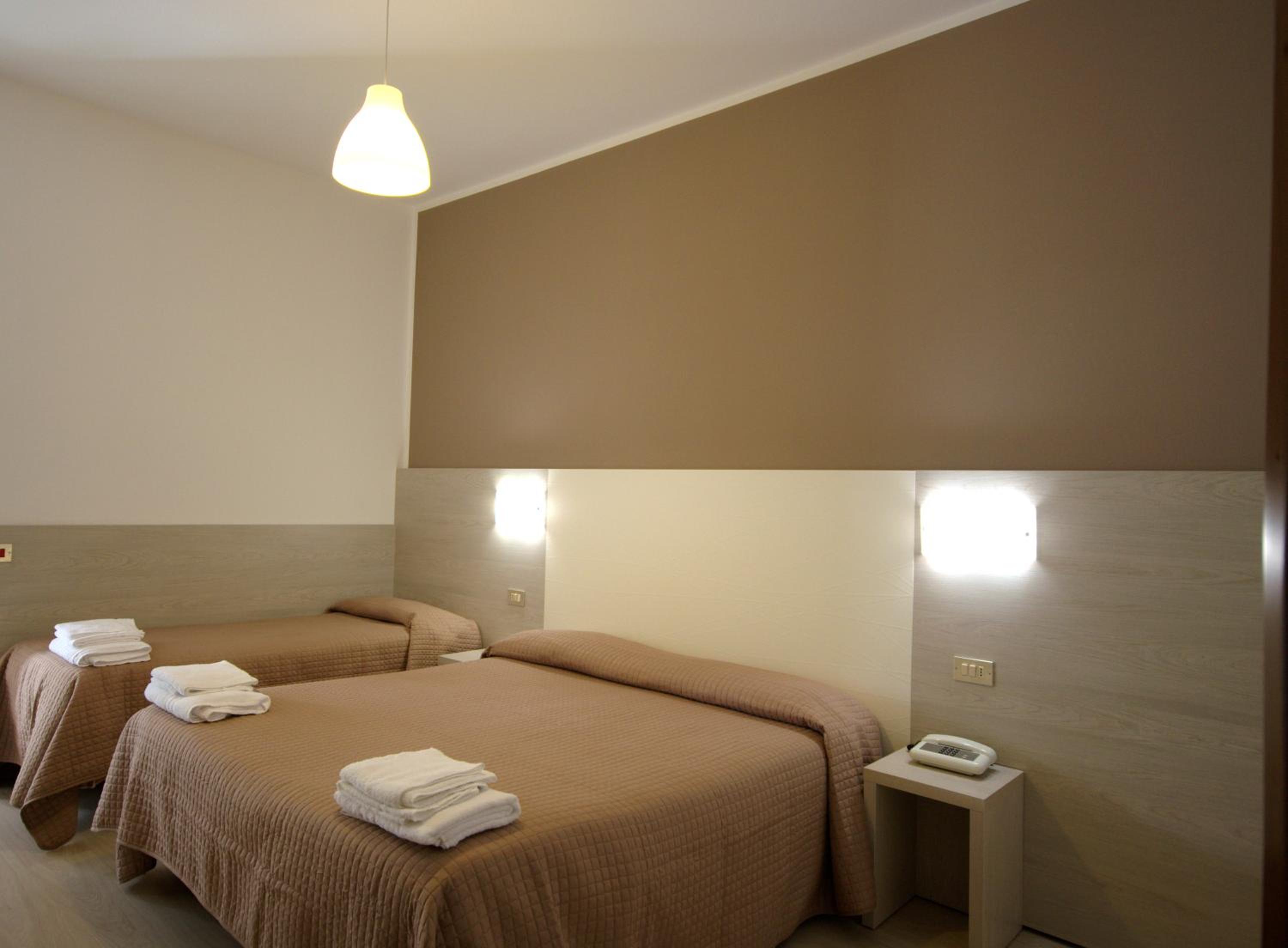 Triple Room - Photo 5