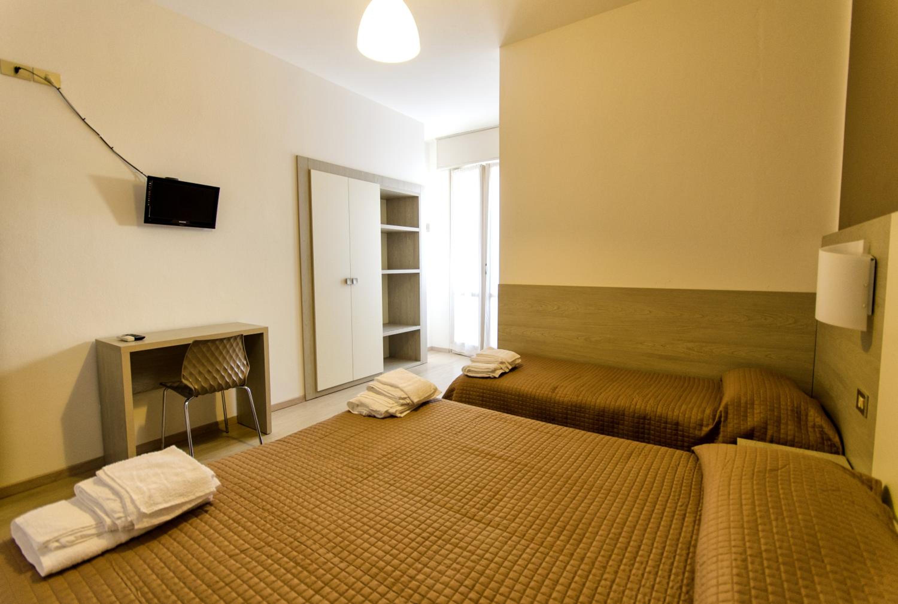 Triple Room - Photo 8