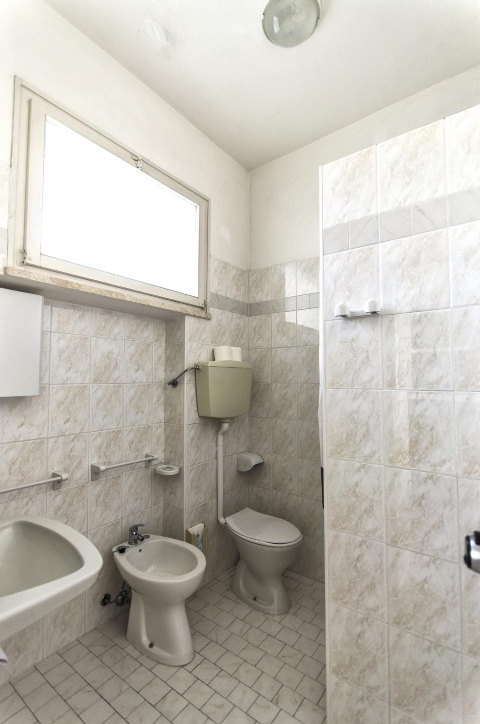 Triple Room - Photo 10