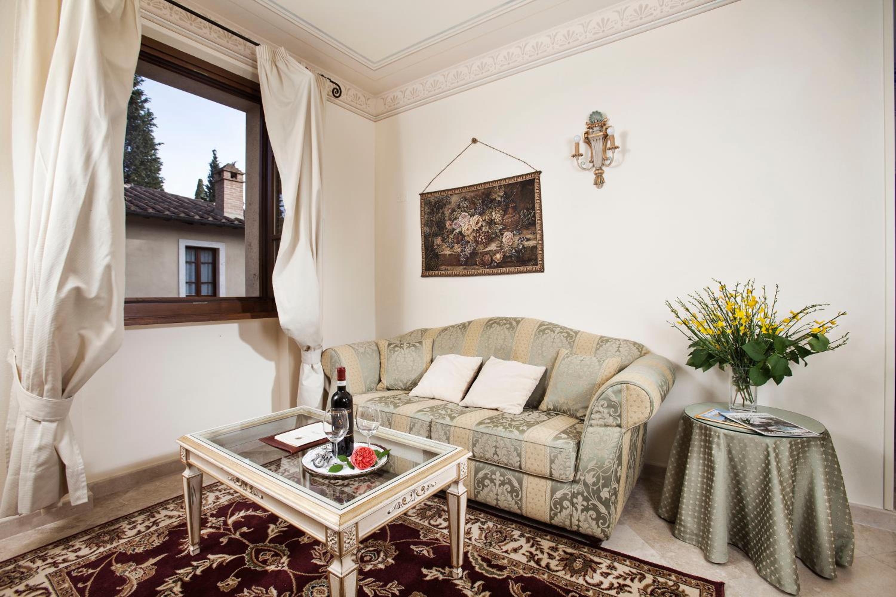 Suite photo 1