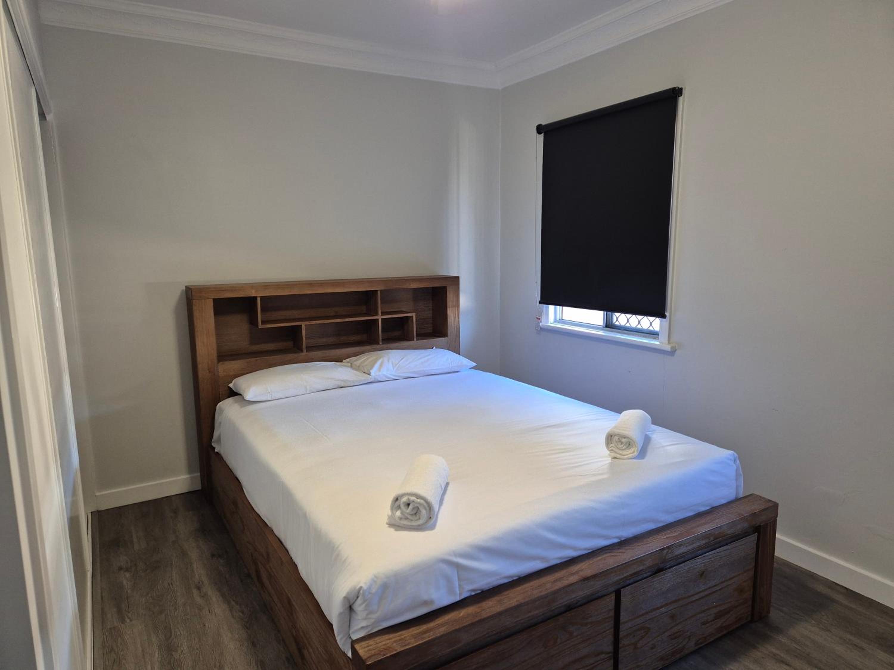 Superior self-contained 2 bedroom (Fairway)