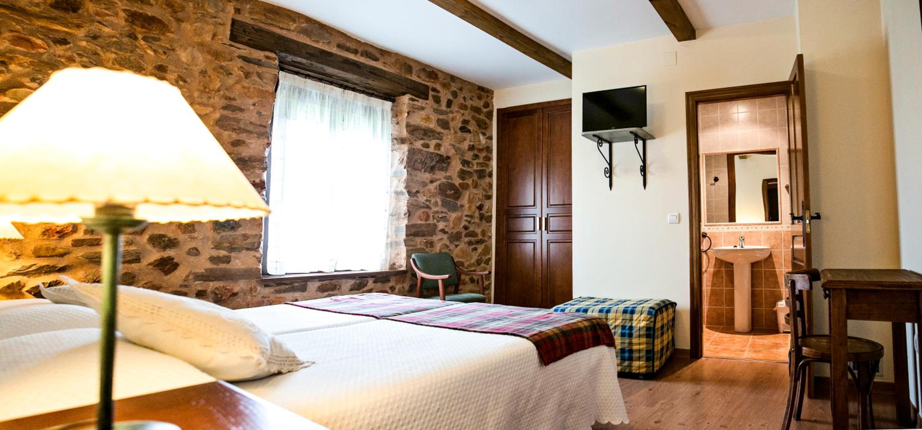 Double or Twin Room photo 3