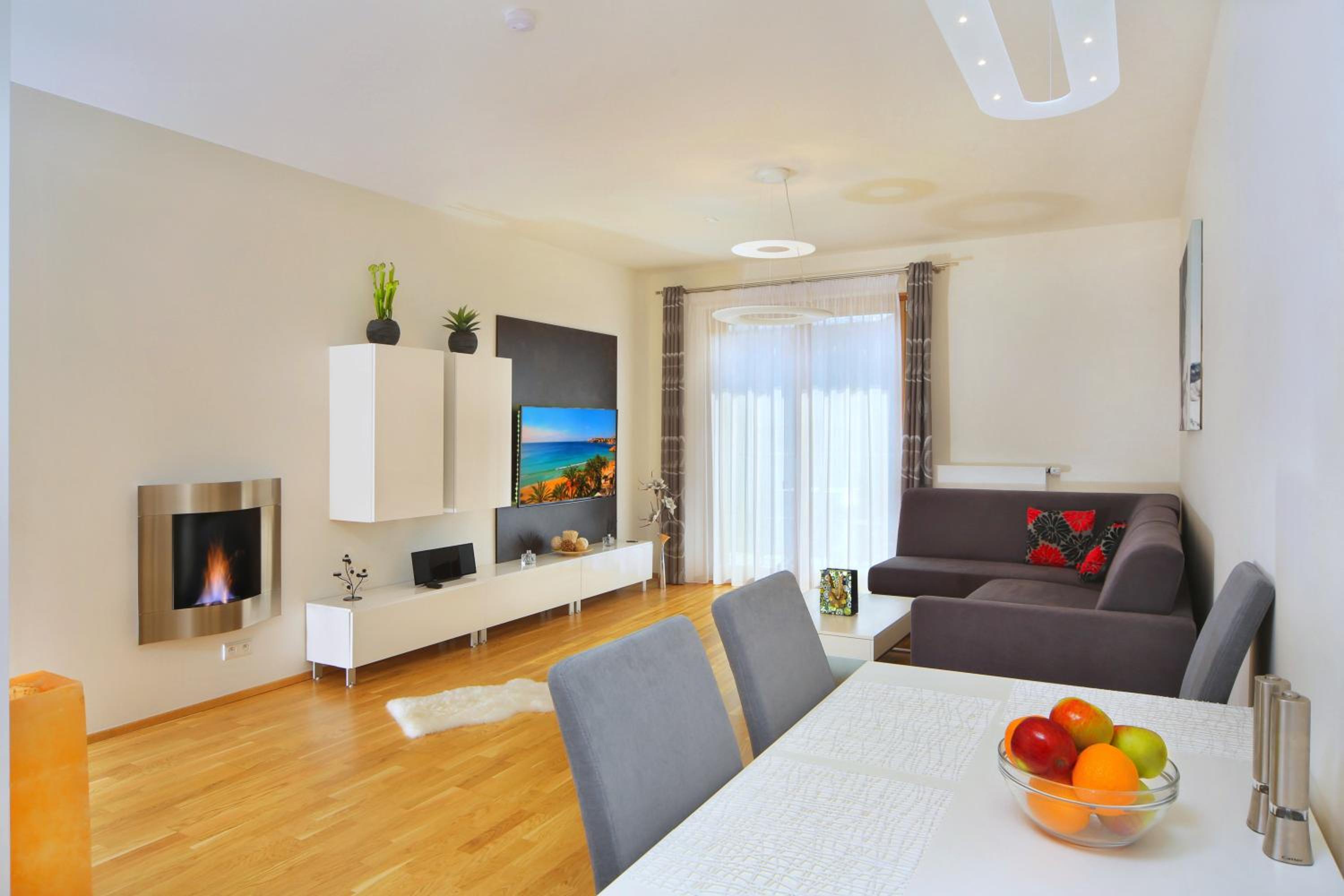 Apartment With Mountain View photo 2