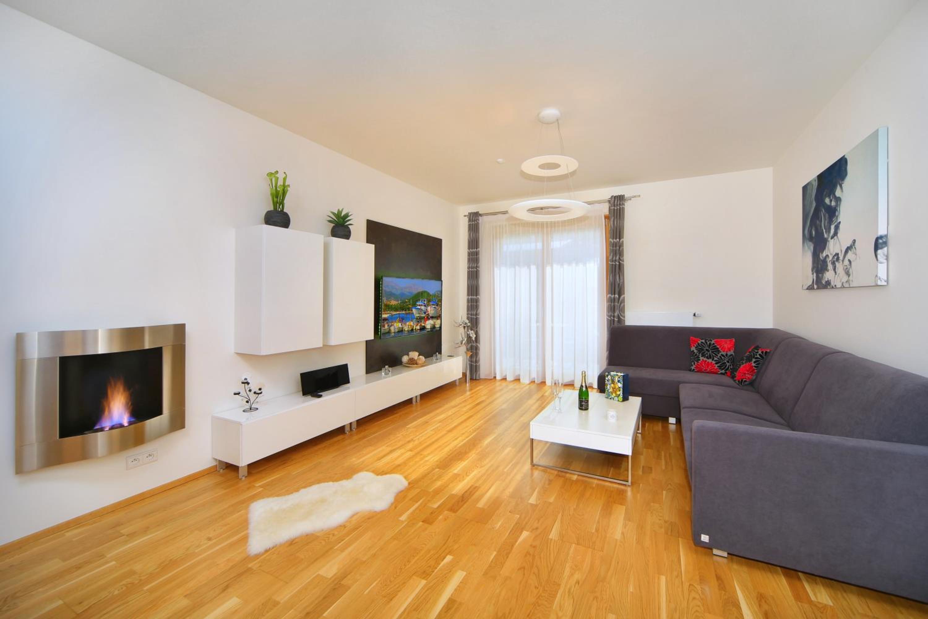 Apartment With Mountain View photo 3