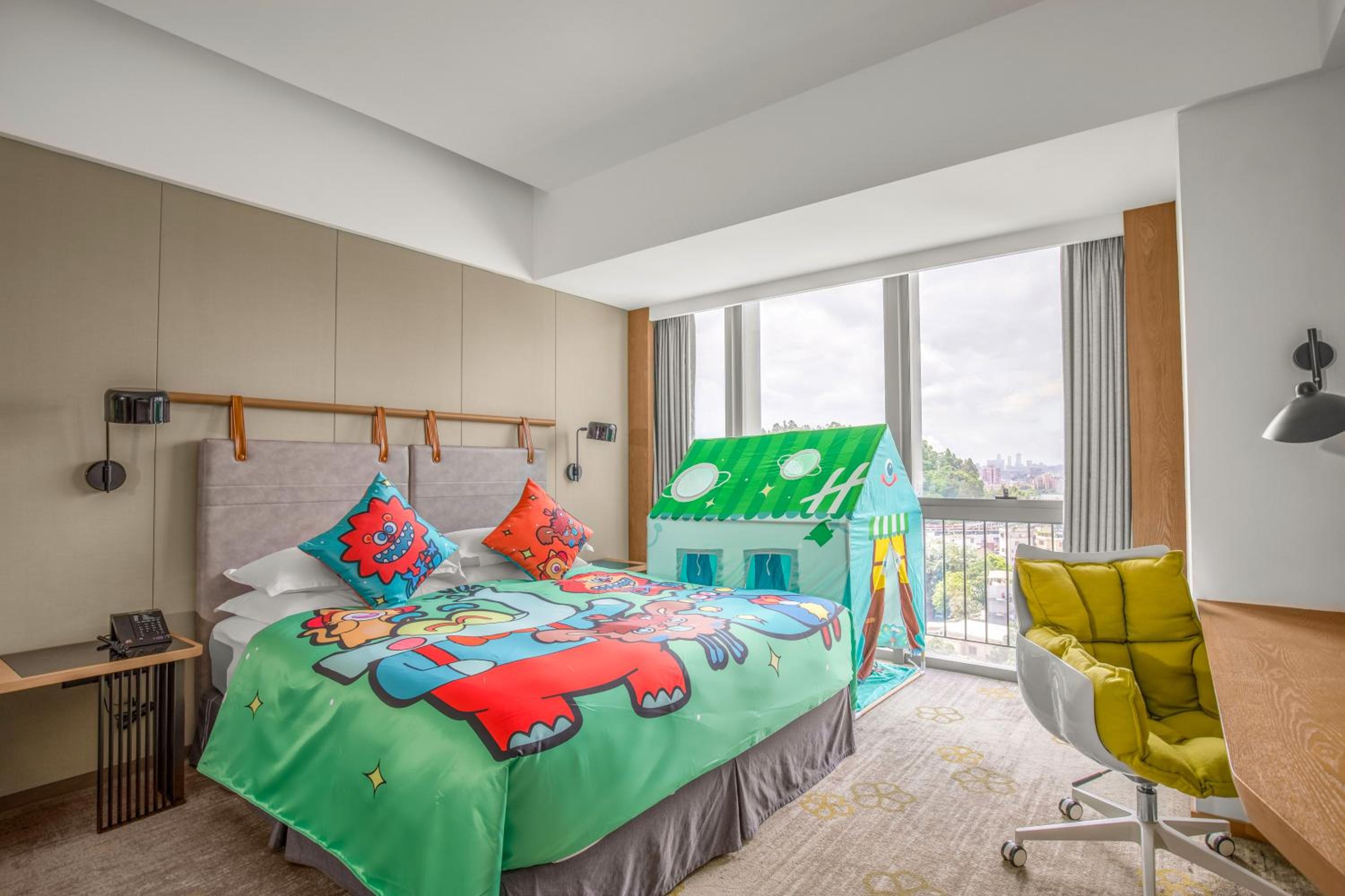 Standard King Room - Mid Floor/Kids Theme