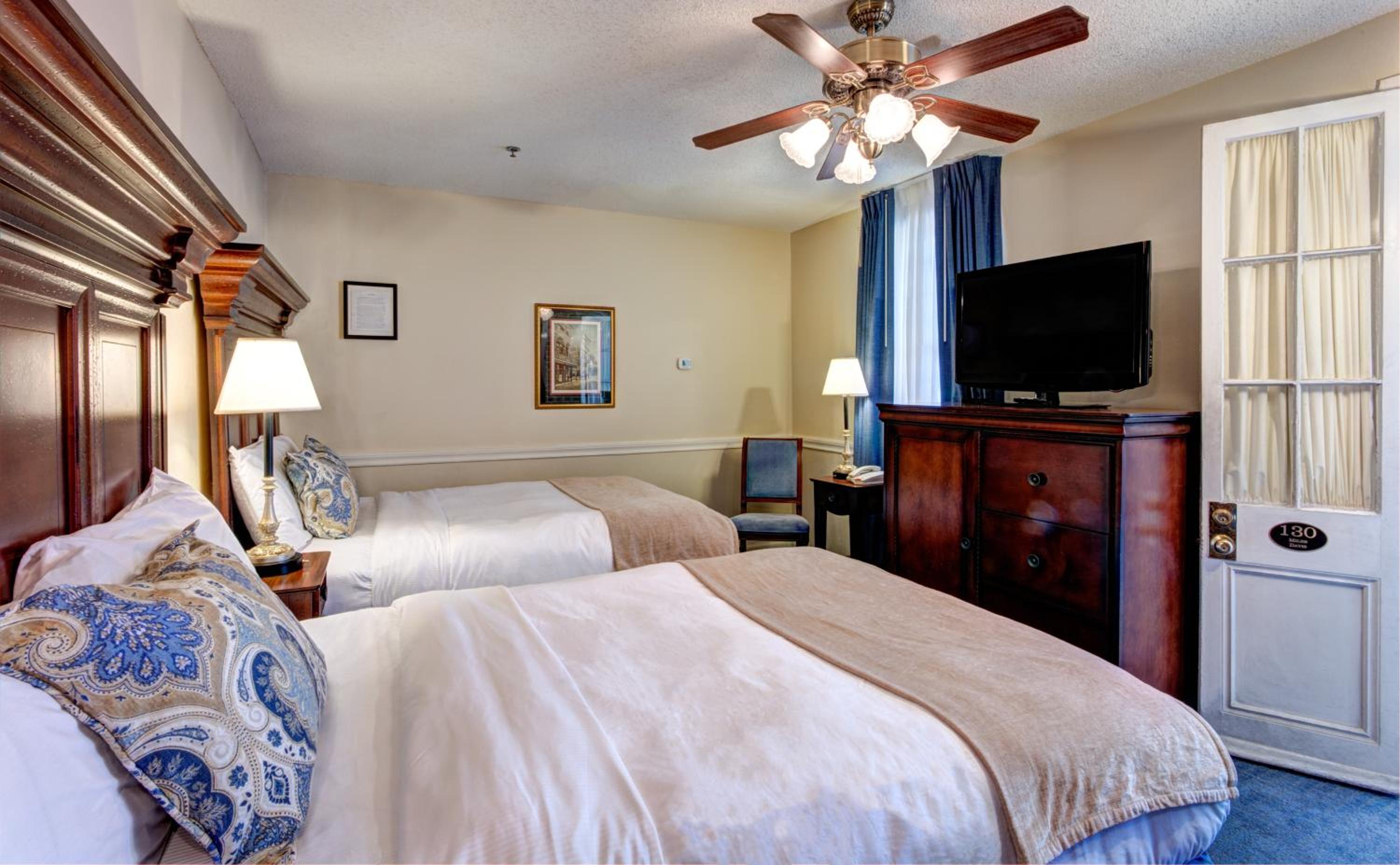 Standard Room With Two Double Beds - Photo 1