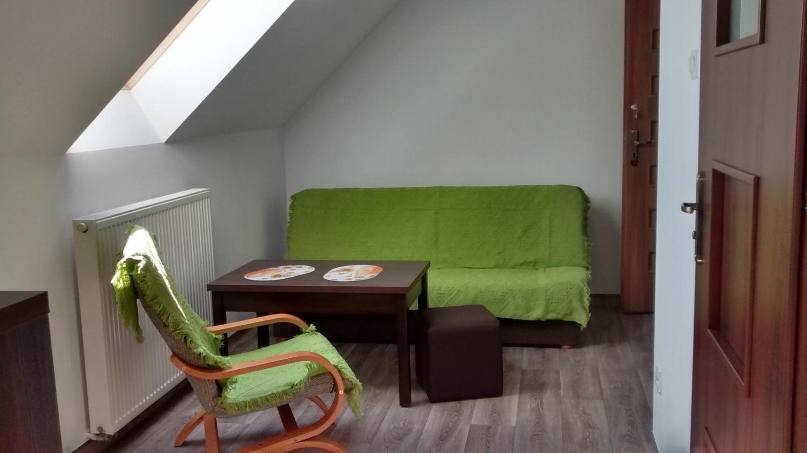 One-Bedroom Apartment photo 1