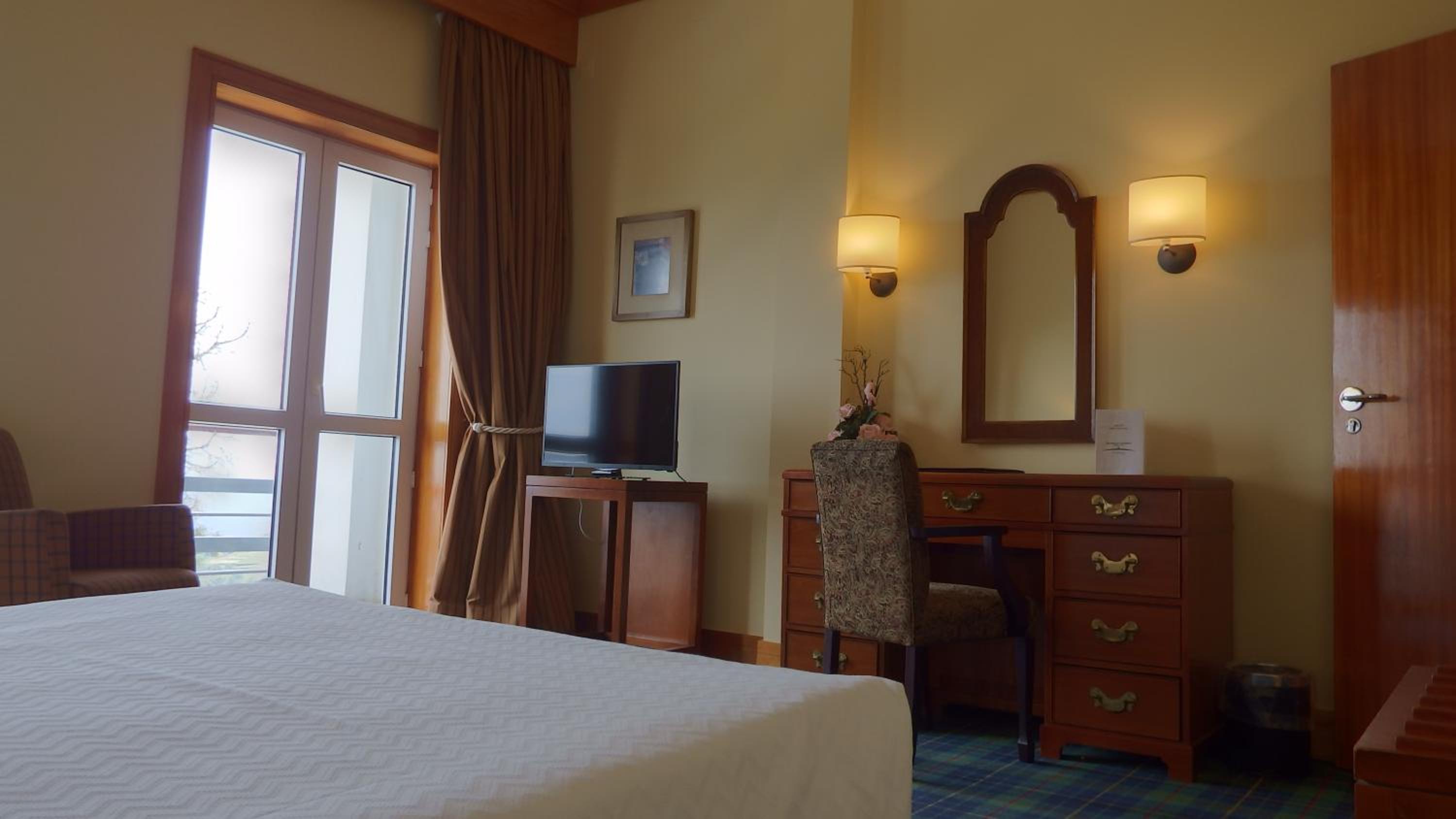 Suite - Photo 3