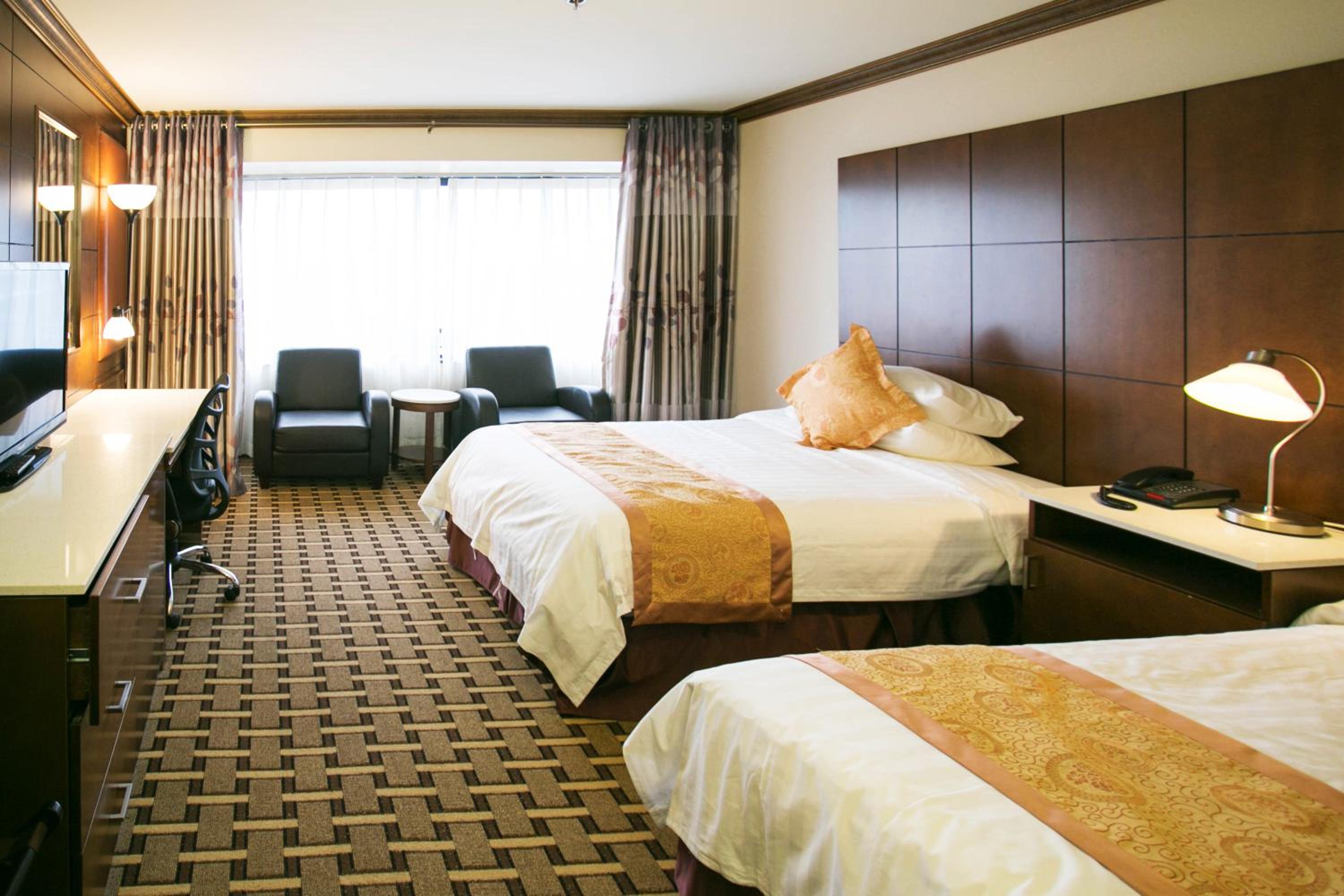 Luxury Two Double Bed Room - Photo 8