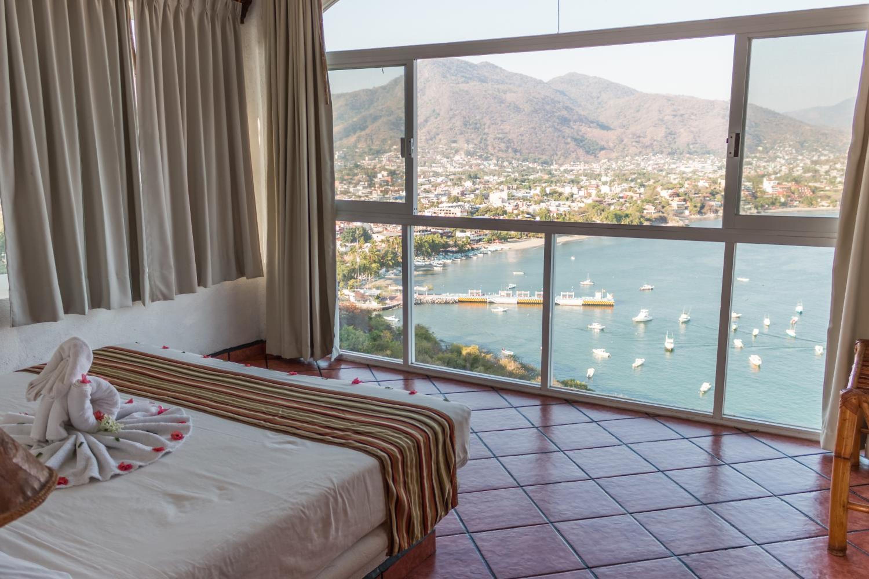 Standard Double Room - Photo 10