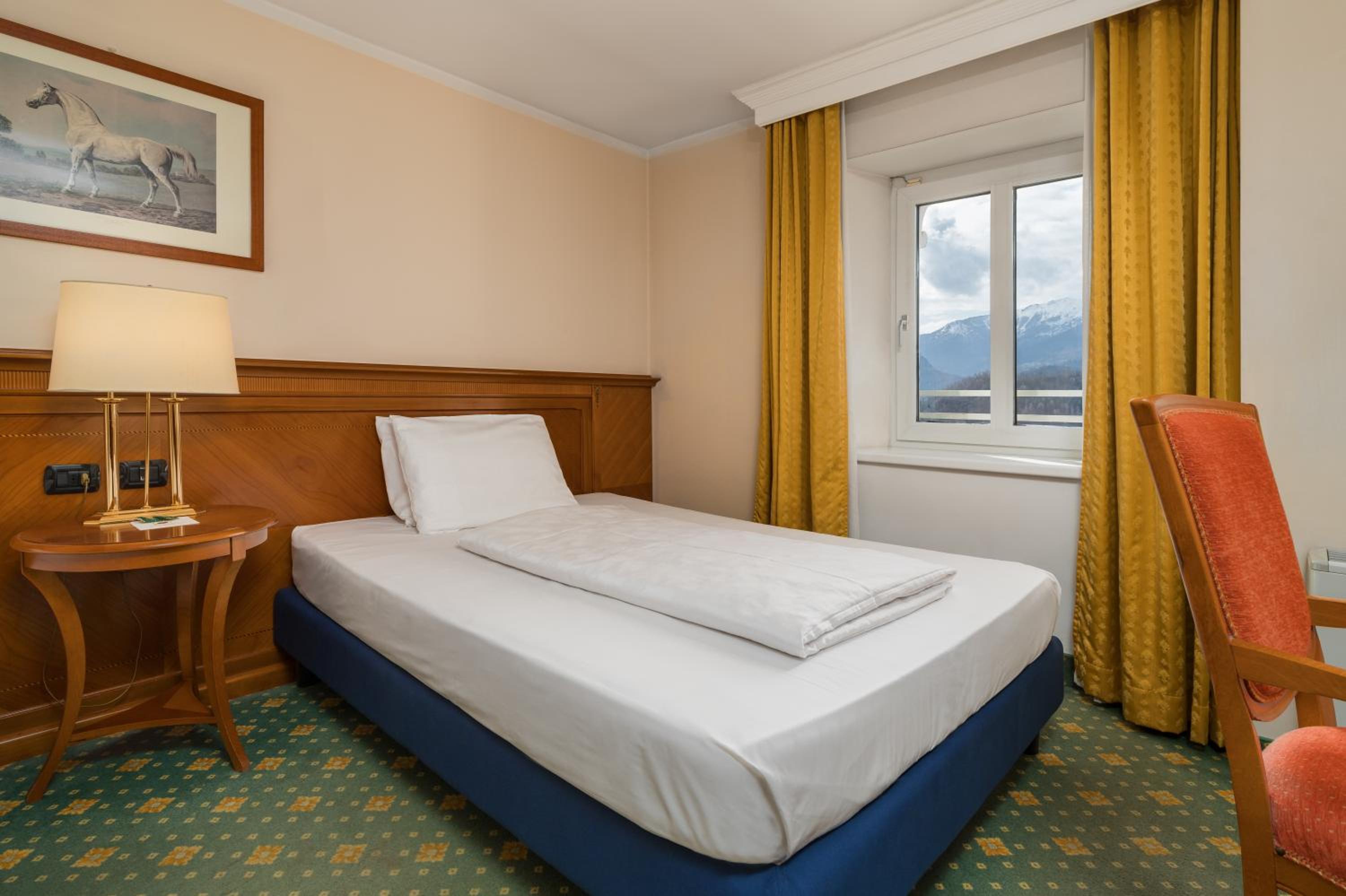Deluxe Queen Room with Two Queen Beds