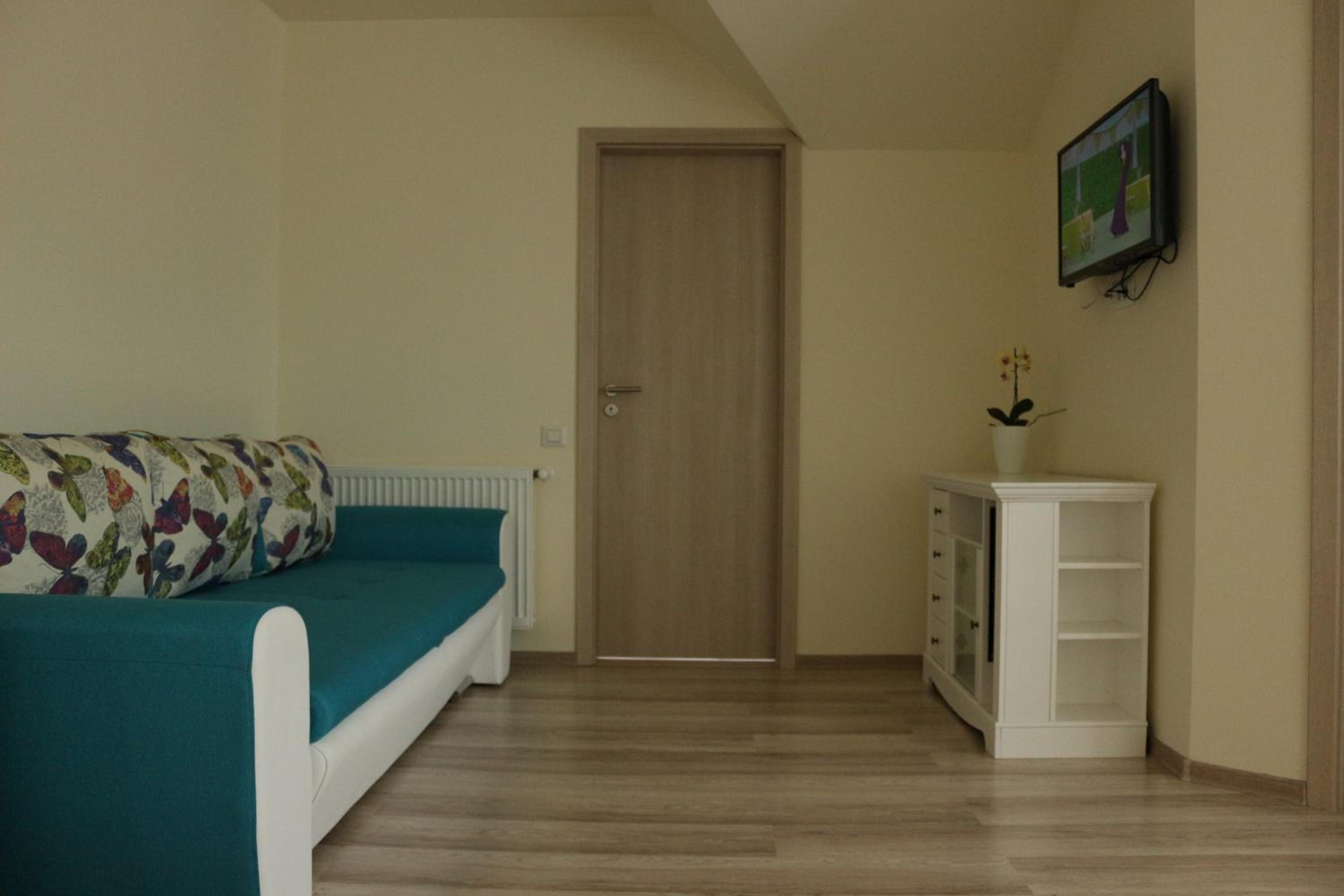 Attic Family Suite - Photo 15