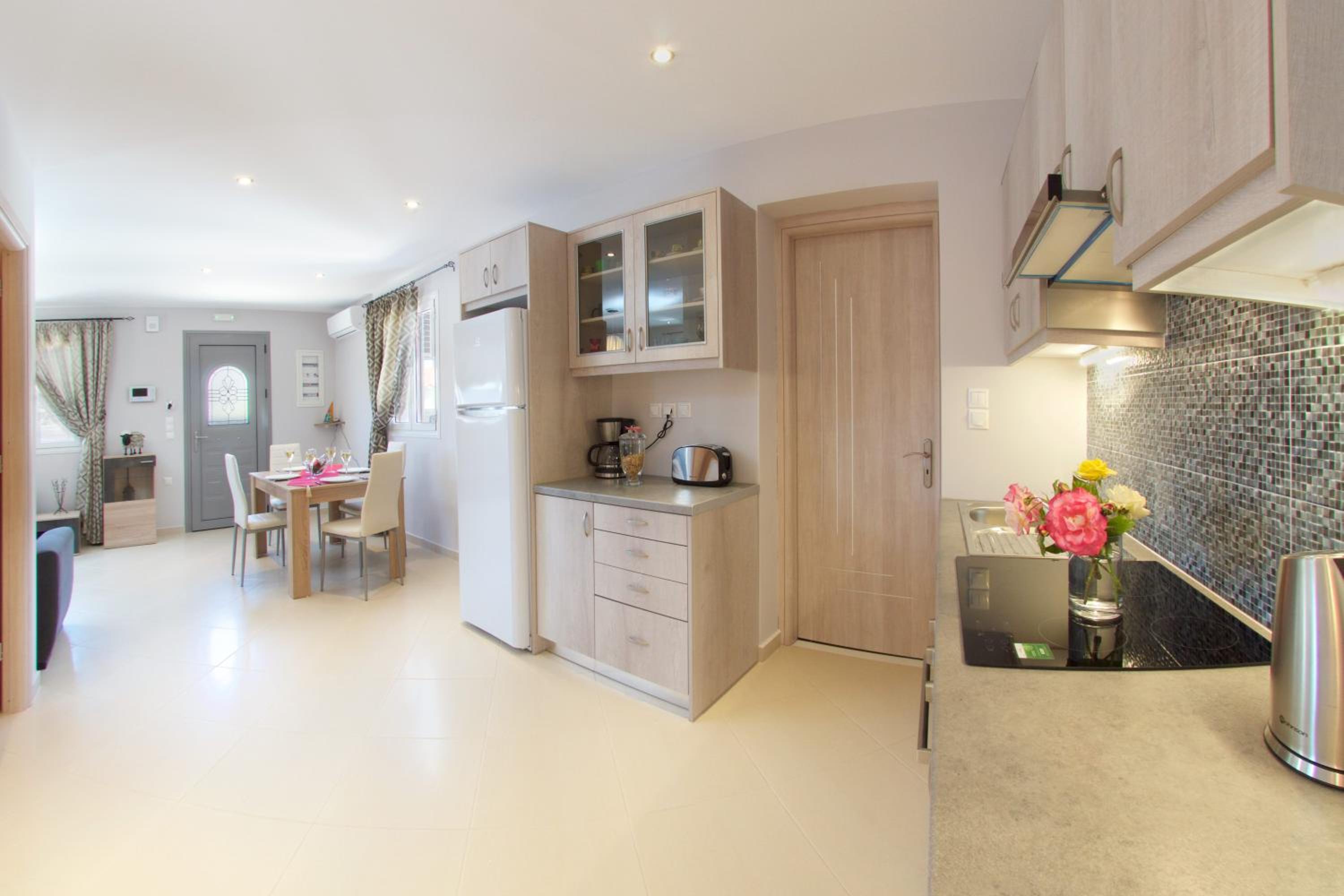 One-Bedroom House photo 3