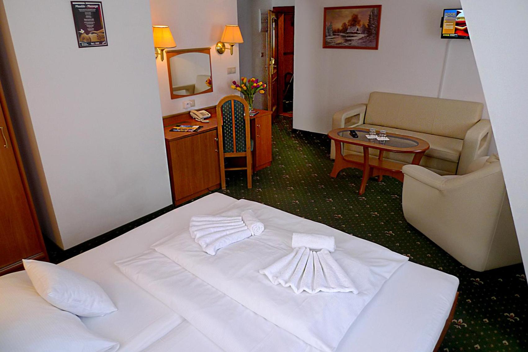 Deluxe Double or Twin Room photo 1