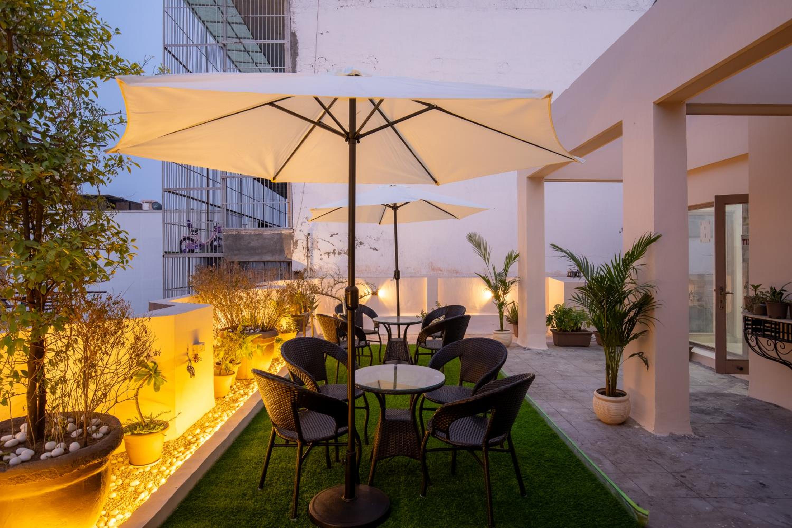 Two-Bedroom Apartment with City View photo 2