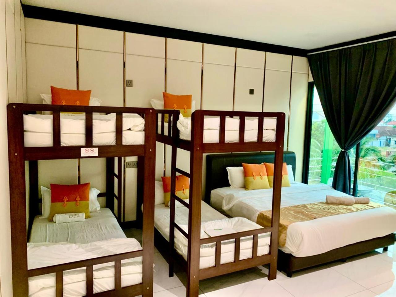 Bed in 6-Bed Mixed Dormitory