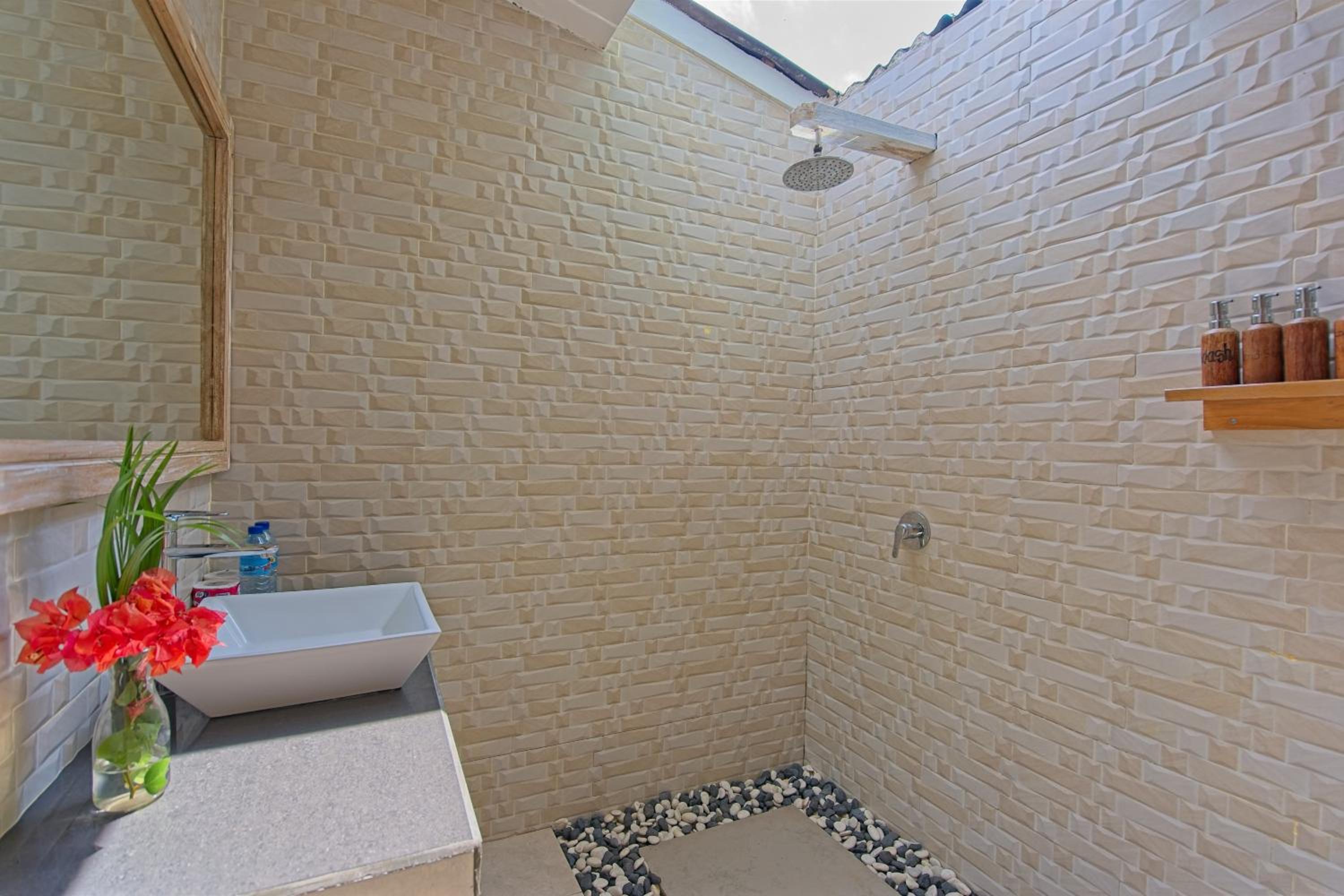 Triple Room with Shower photo 1