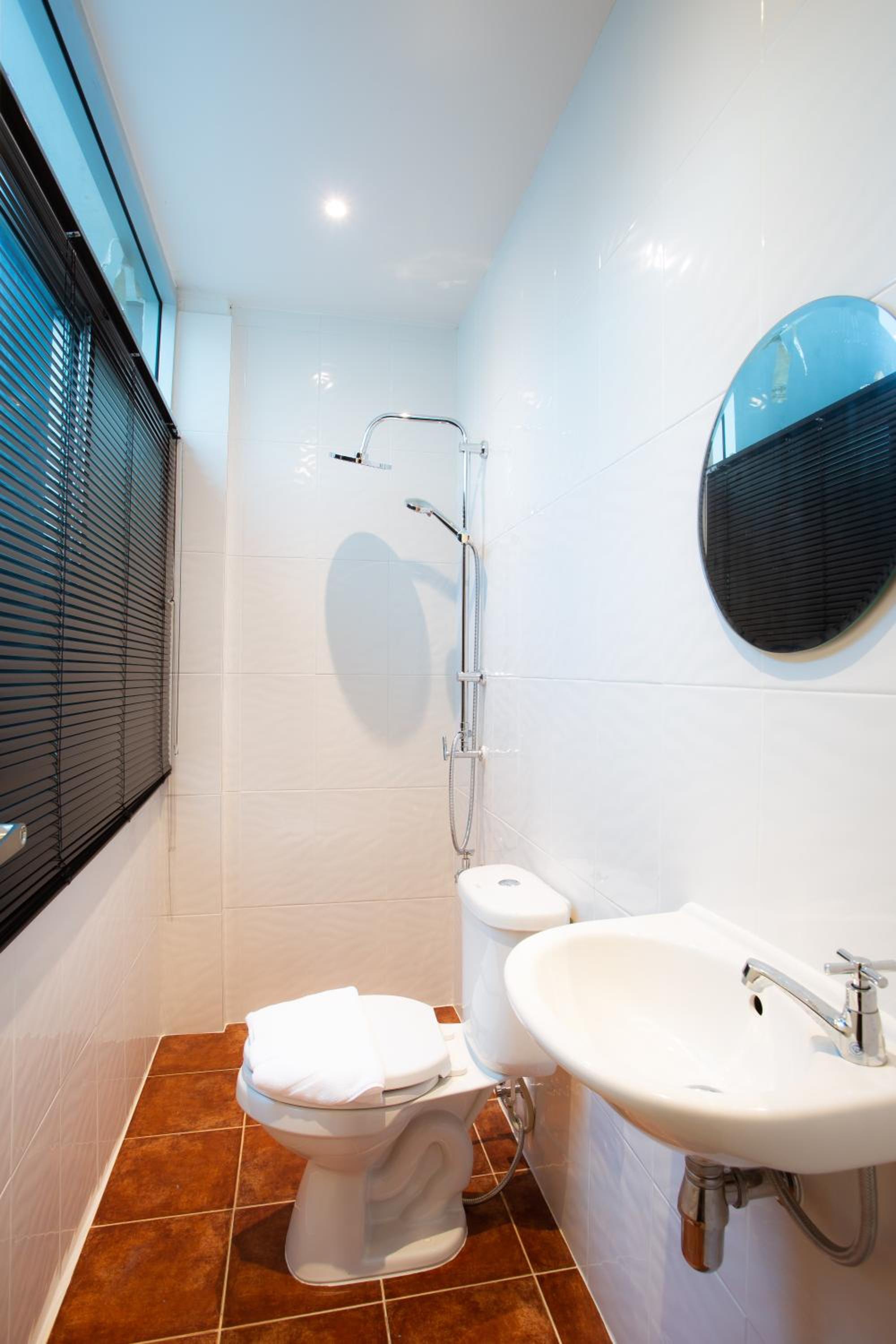 Twin Room with Bathroom photo 1