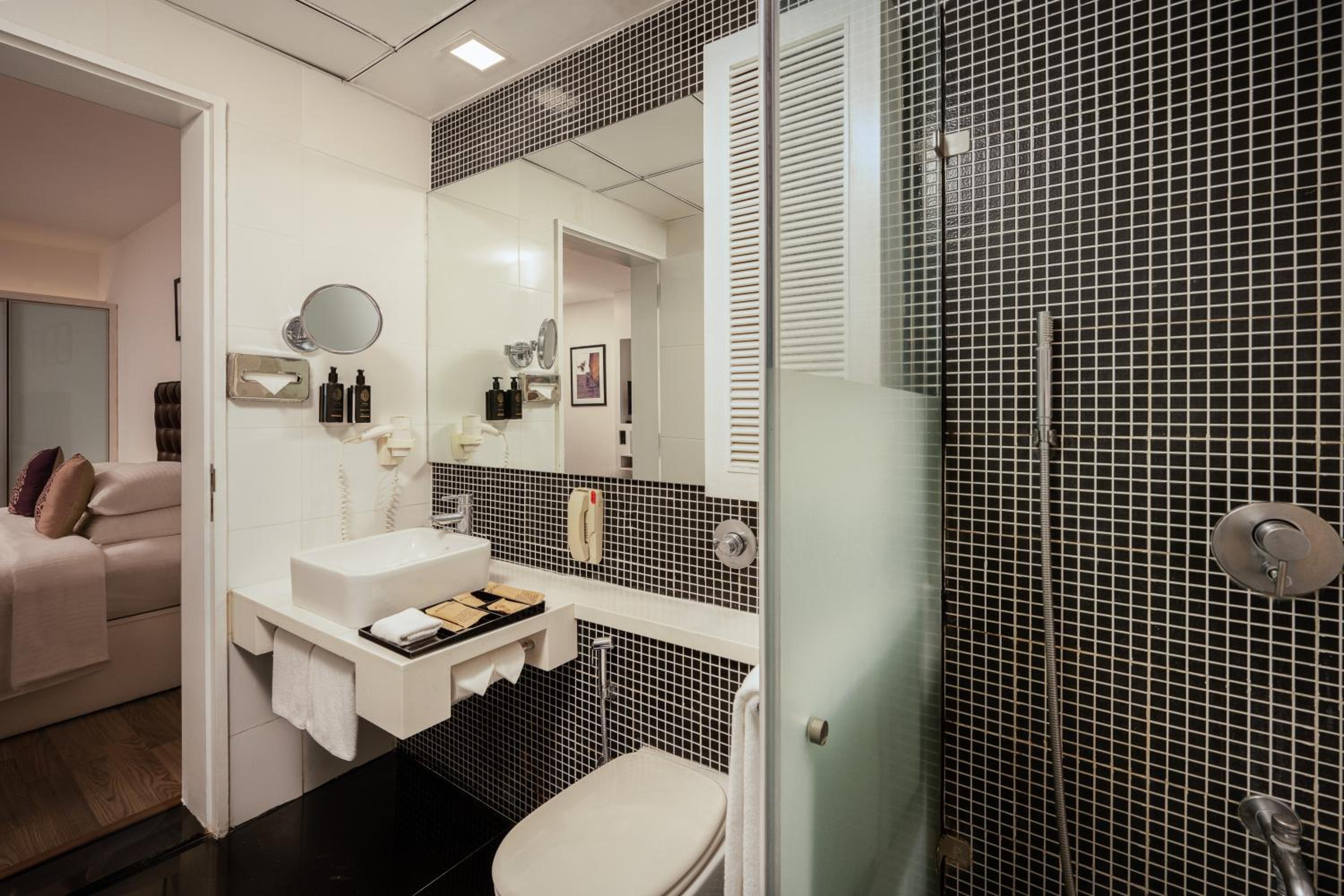 Executive Suite with Balcony with 20% discount on food and soft beverages and spa and Happy Hour 1+1 at By the Blue - Photo 9