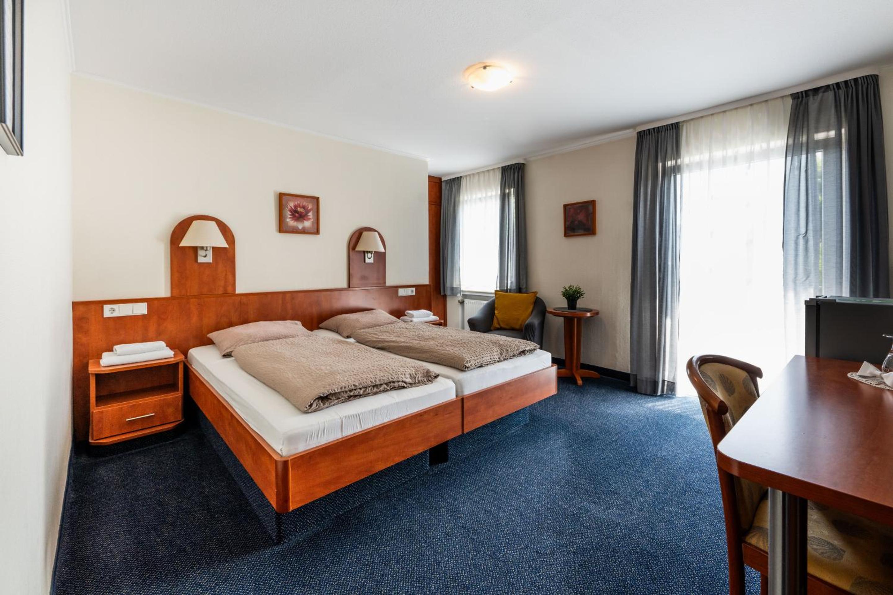 Standard Triple Room - Photo 16