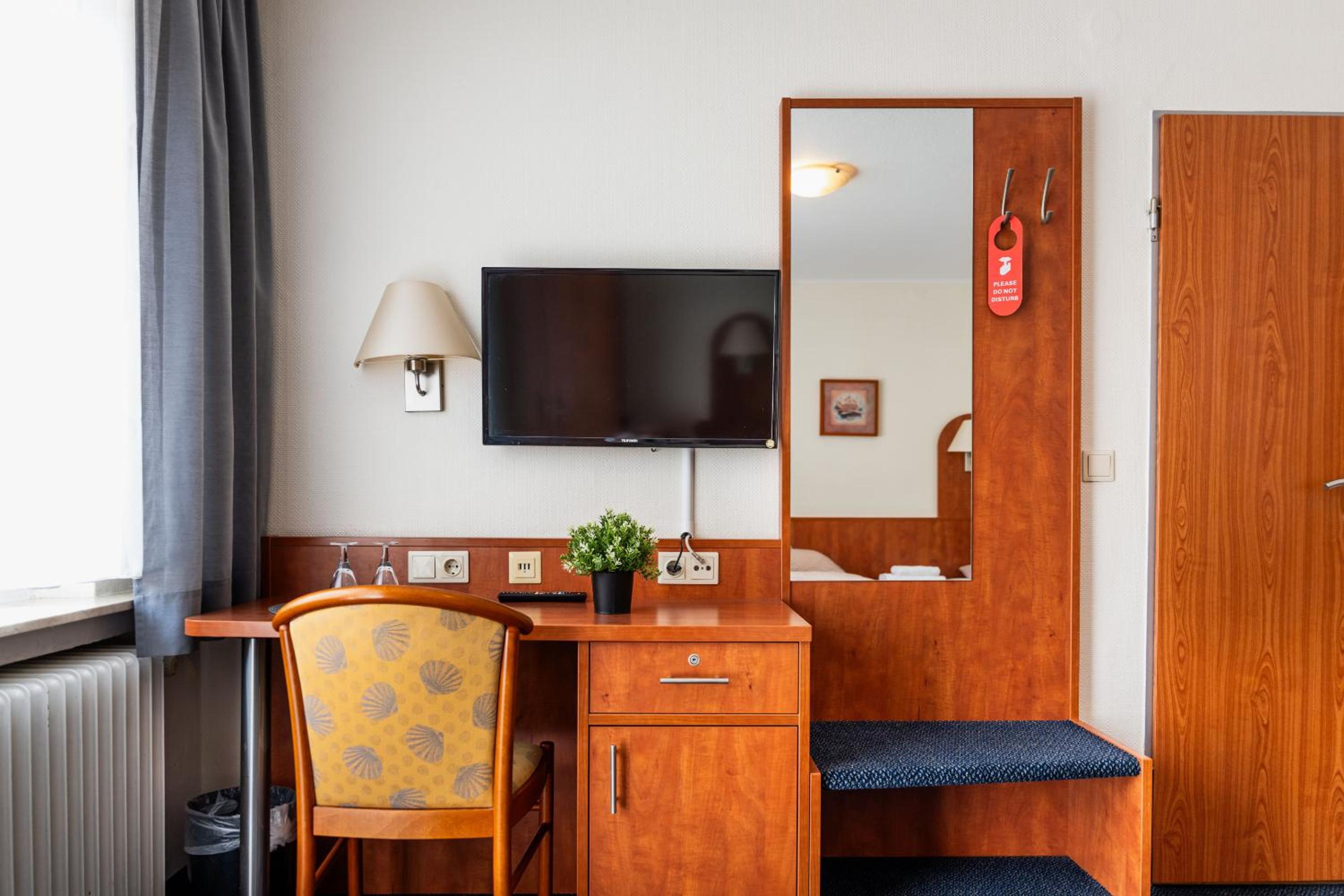 Standard Triple Room - Photo 4