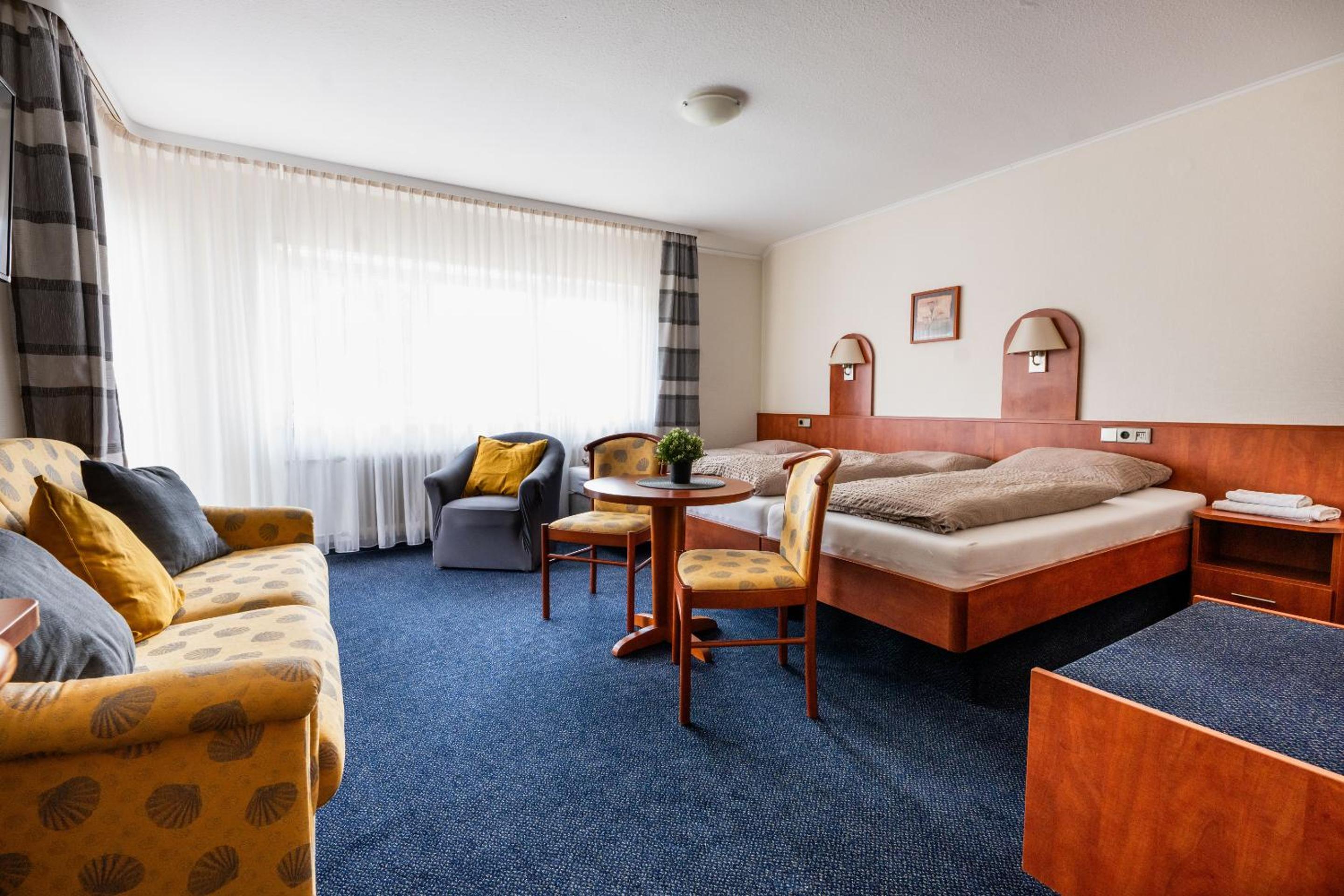 Standard Triple Room - Photo 10