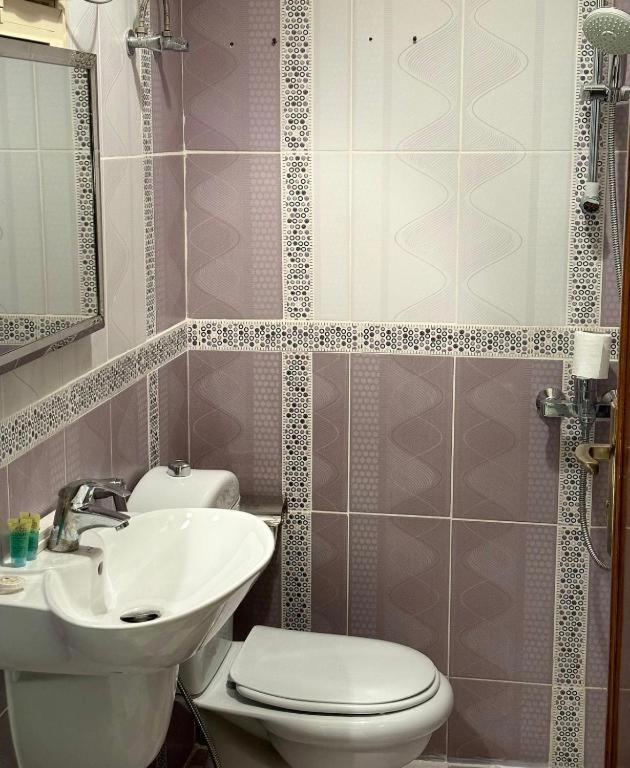 Deluxe Room (2 Adults + 1 Child)