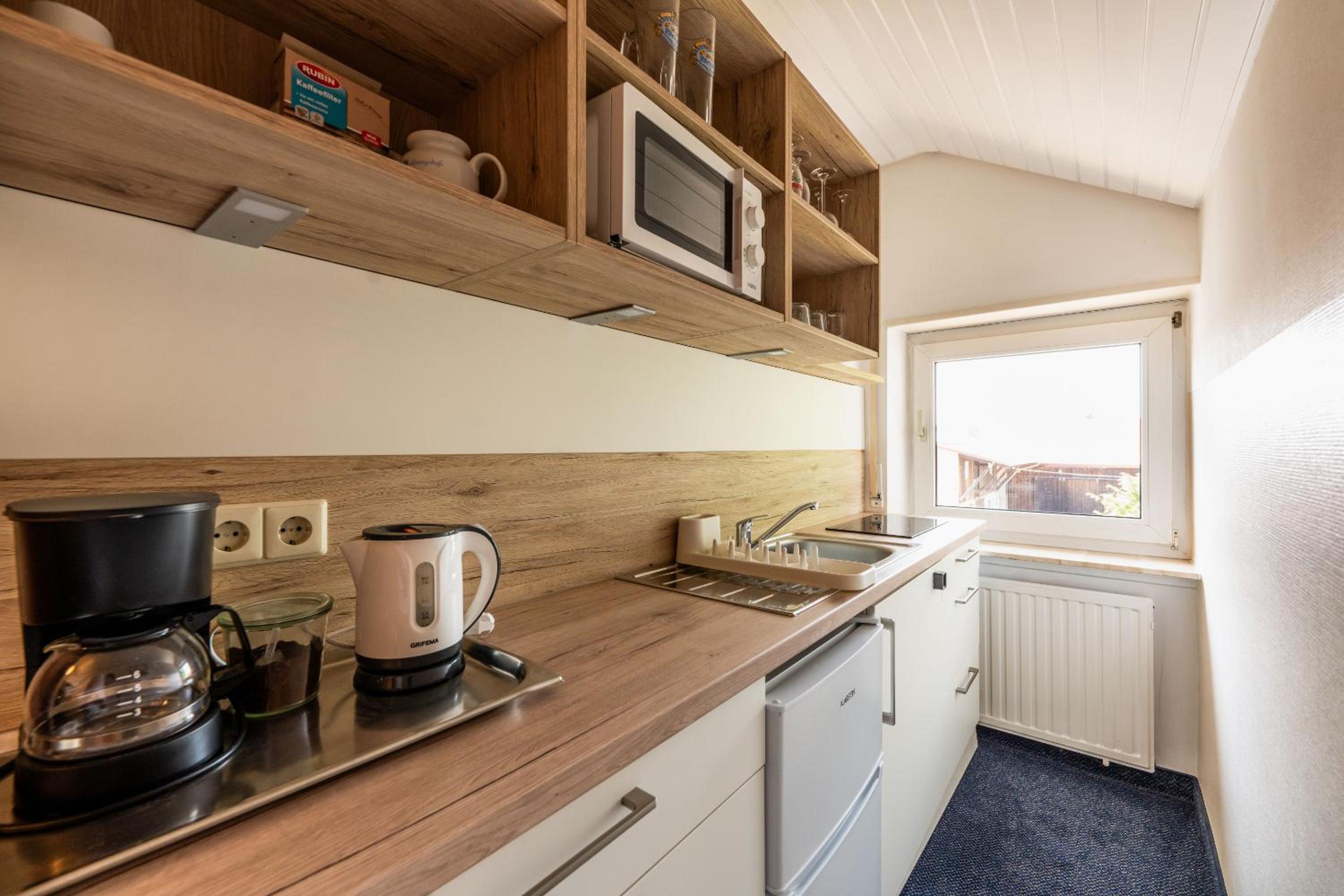 Standard Triple Room - Photo 12