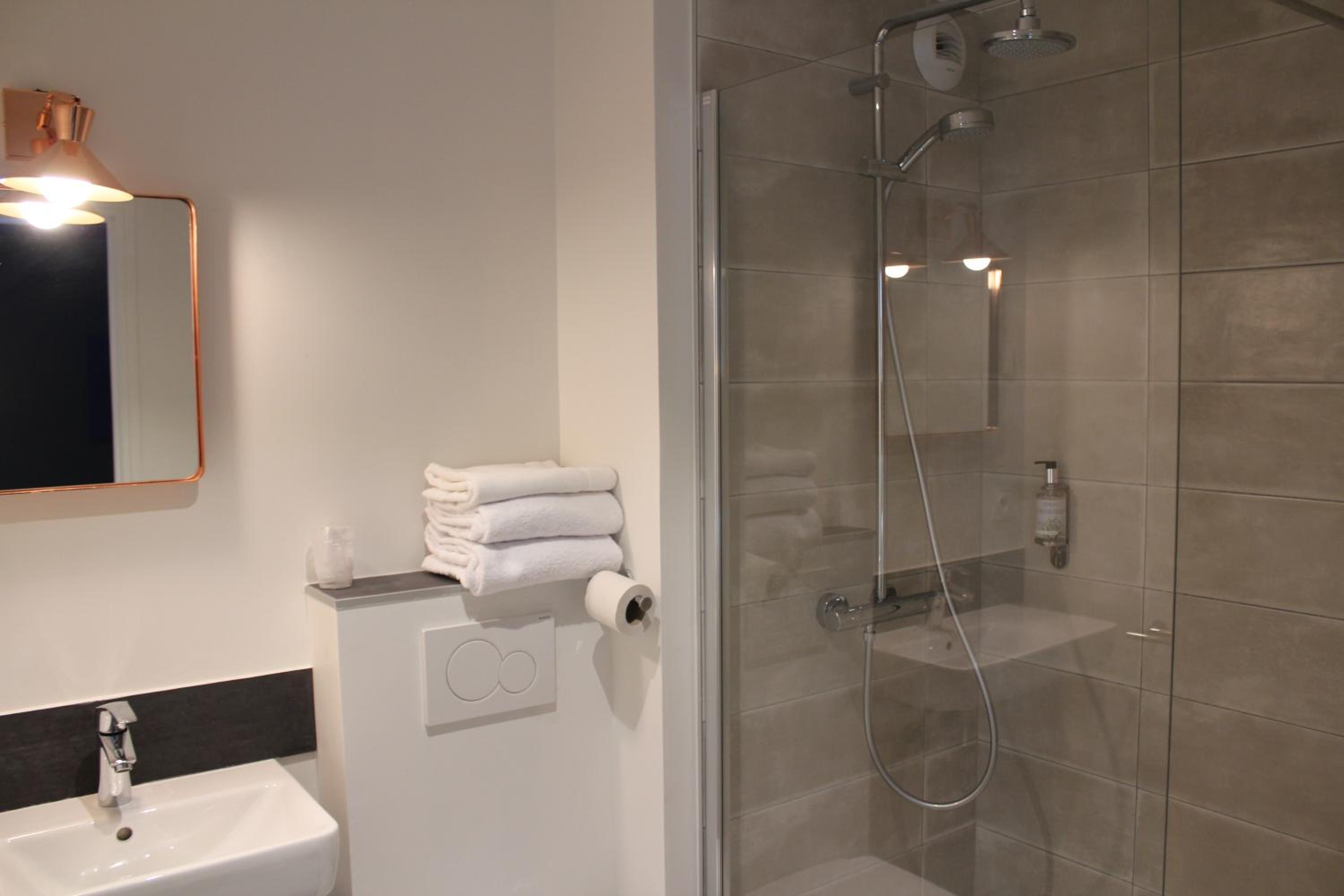 Standard Double Room - Photo 3