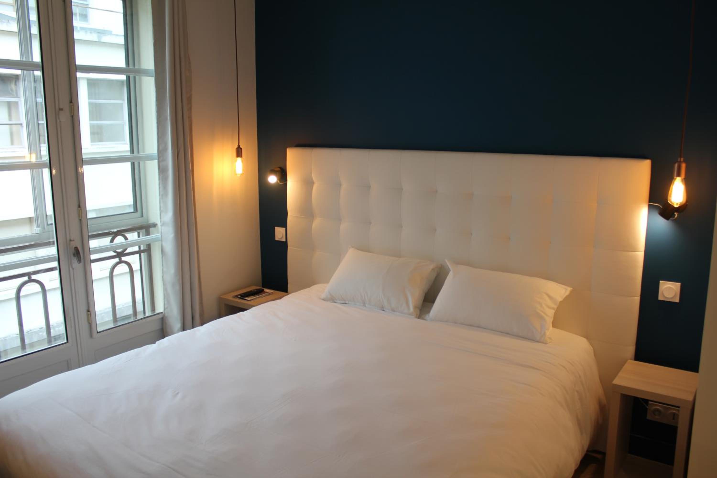 Standard Double Room - Photo 2