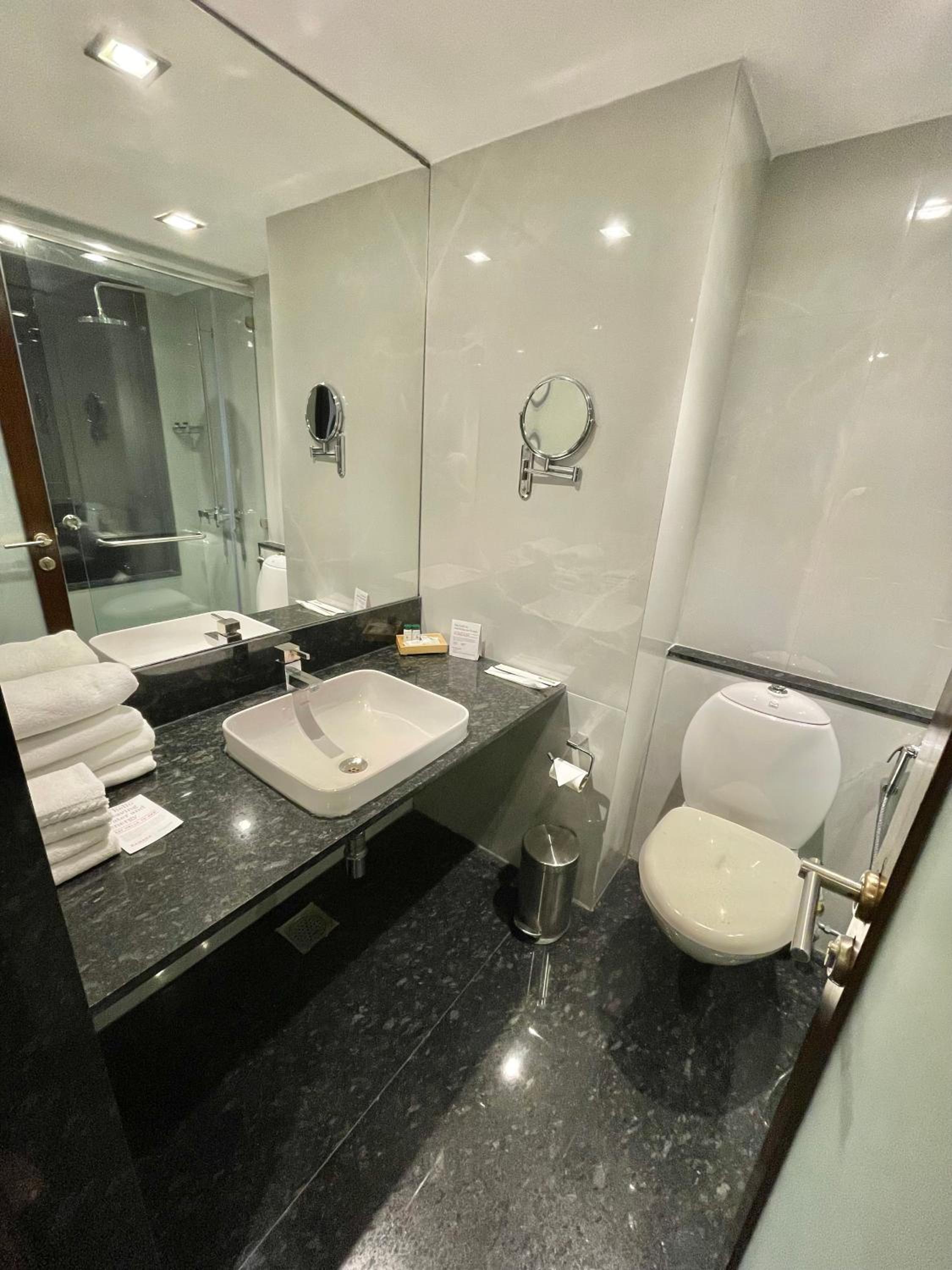 Deluxe Twin Room- Early check in and late checkout (subject to availability) - Photo 2