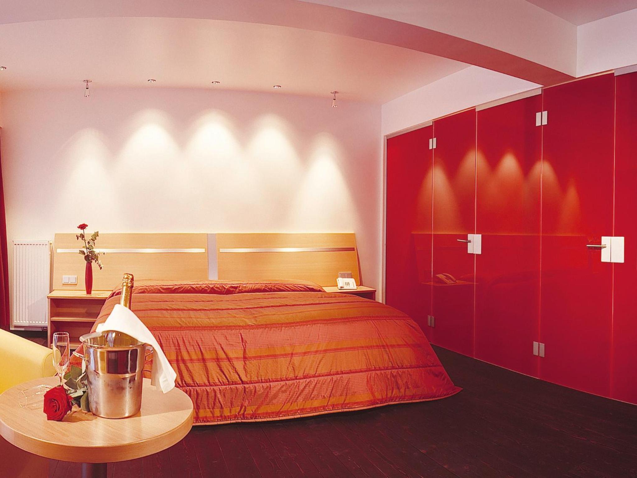 Comfort Double Room 'Red Passion' photo 2