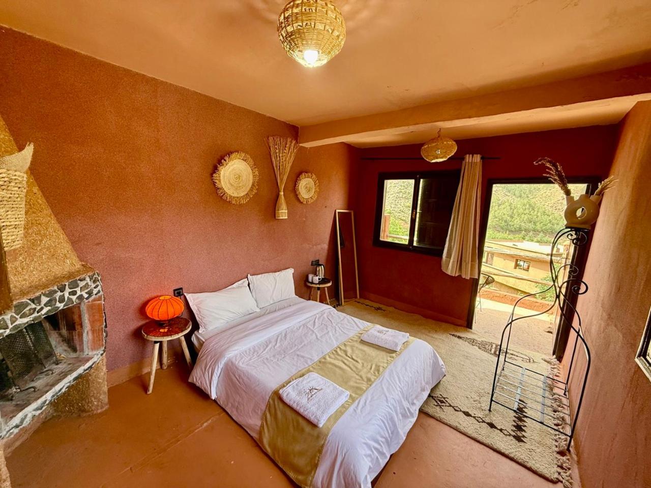 Double Room with Mountain View - Photo 3