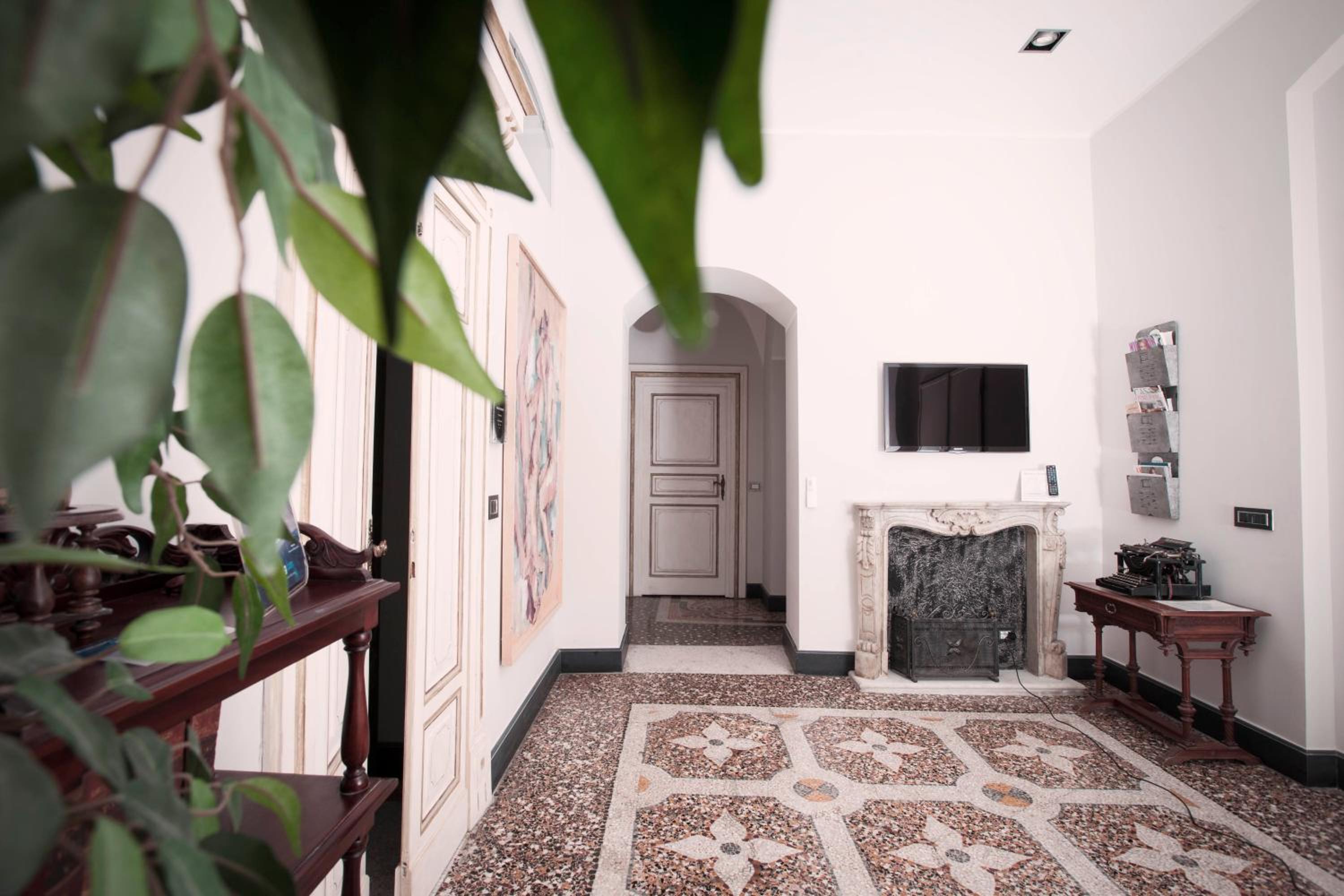 Two-Bedroom Apartment - Photo 6