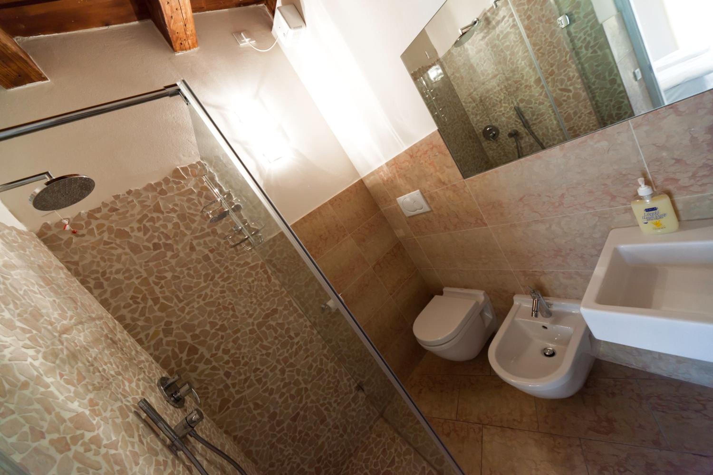 One-Bedroom Apartment with Balcony - Photo 18