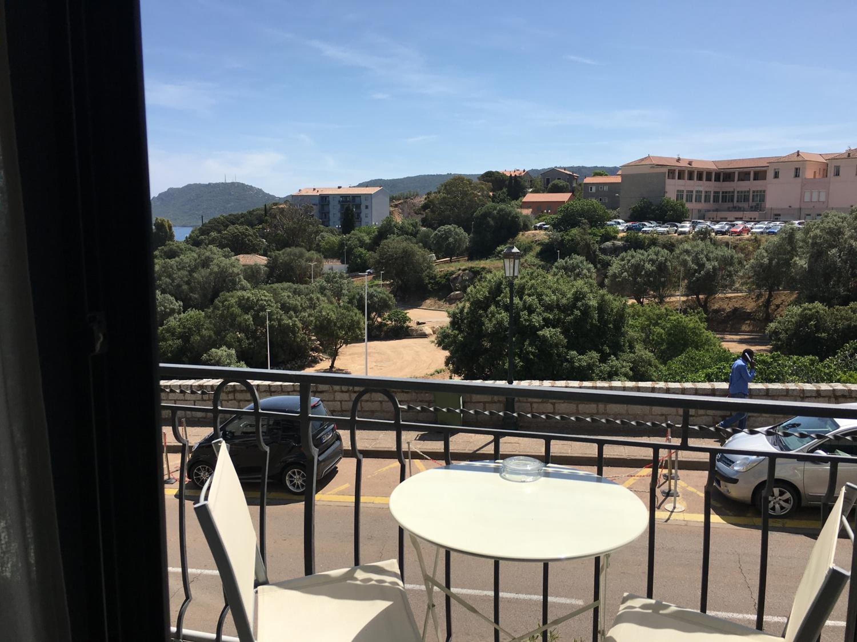 One-Bedroom Apartment with Balcony and Sea View (2 Adults) - Photo 9