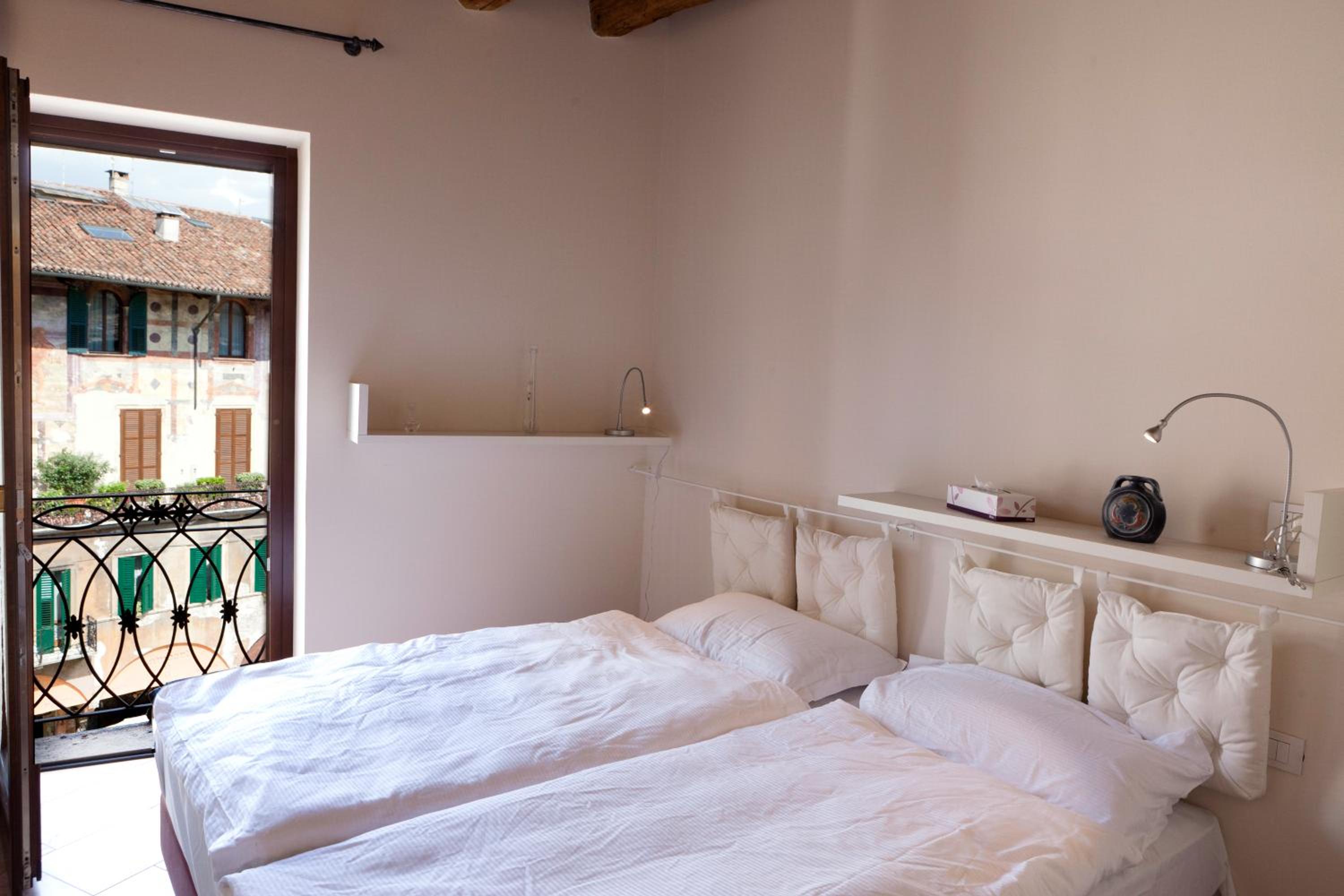 One-Bedroom Apartment with Balcony - Photo 5